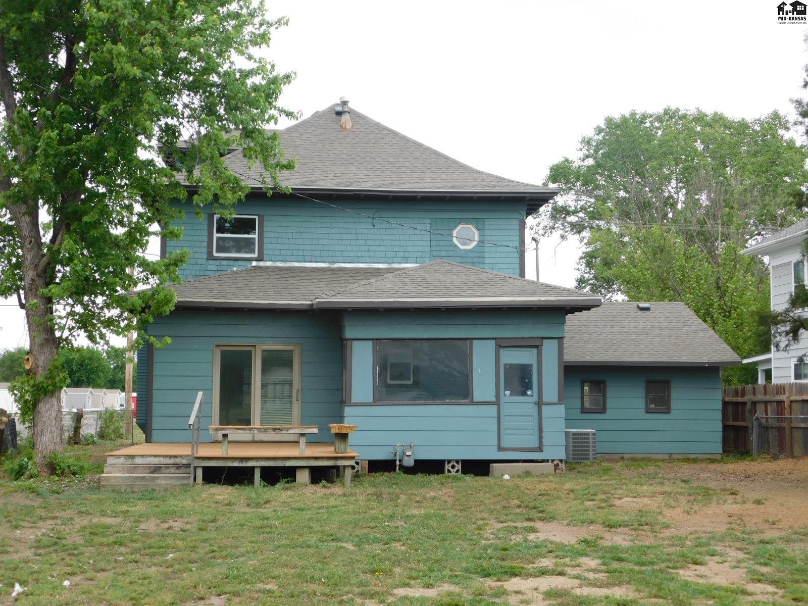 1225 E 11th Avenue Hutchinson KS 67501