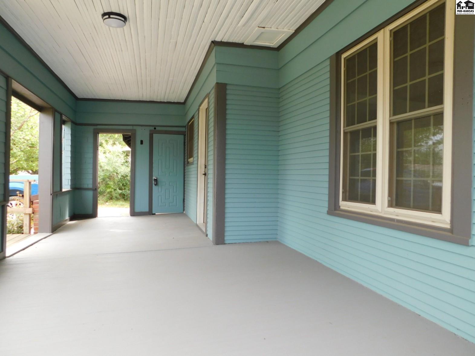 1225 E 11th Avenue Hutchinson KS 67501