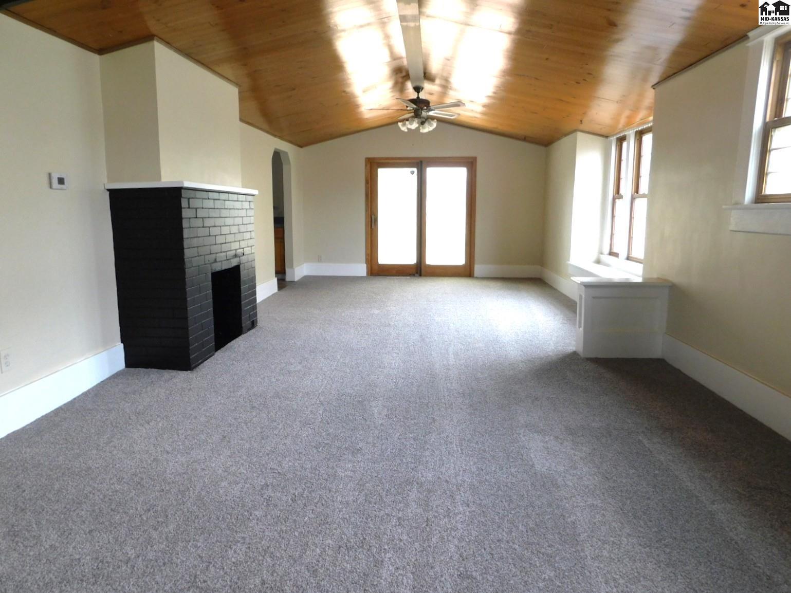 1225 E 11th Avenue Hutchinson KS 67501