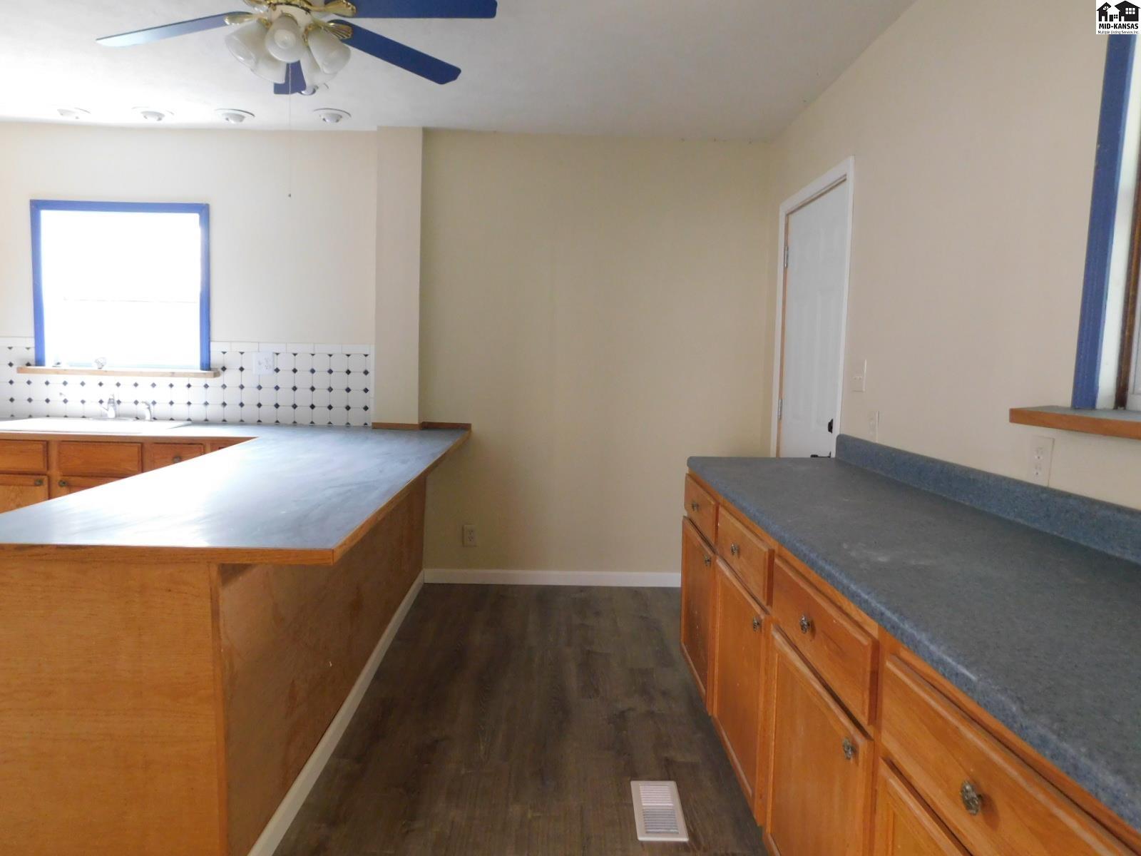 1225 E 11th Avenue Hutchinson KS 67501