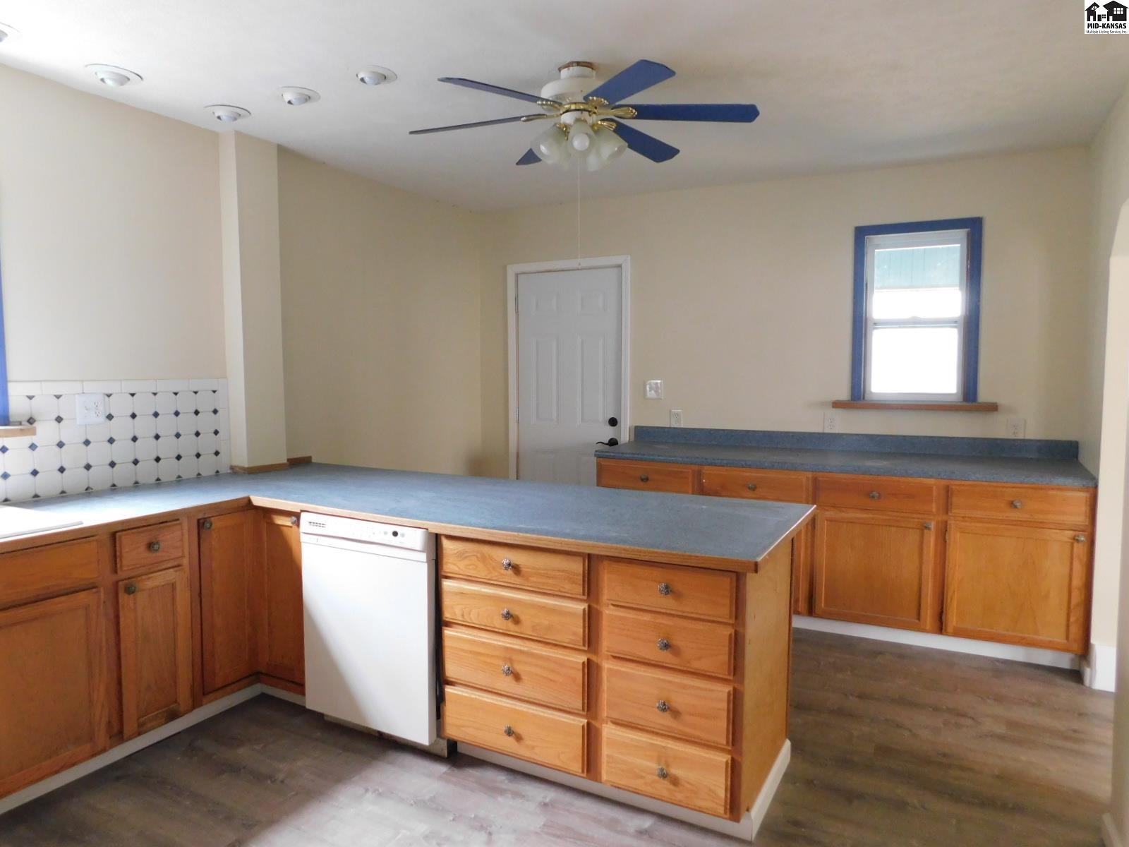1225 E 11th Avenue Hutchinson KS 67501