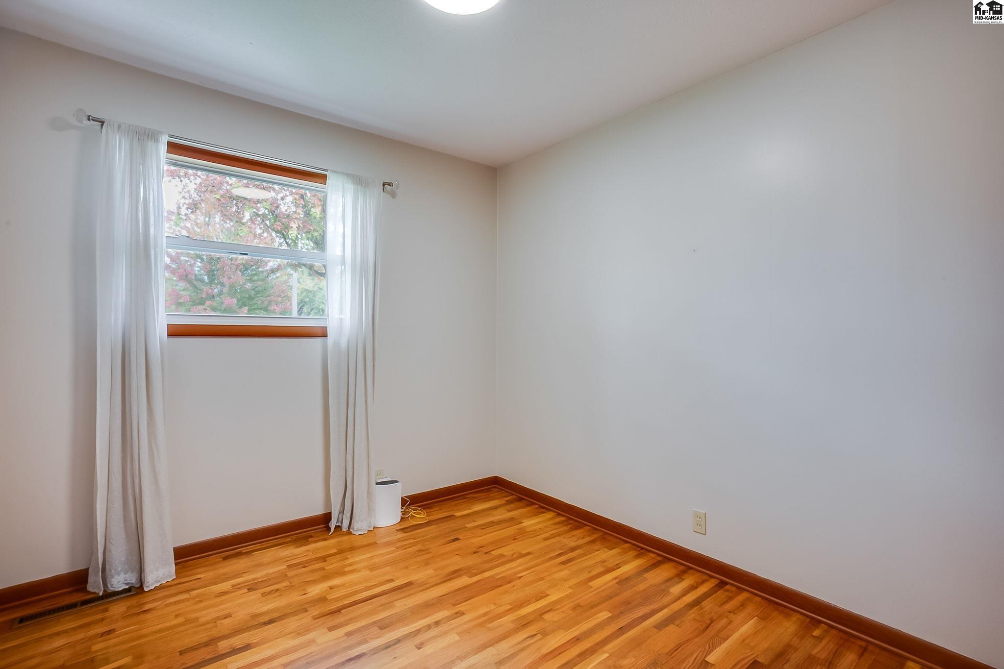 1213 E 14th Avenue Hutchinson KS 67502