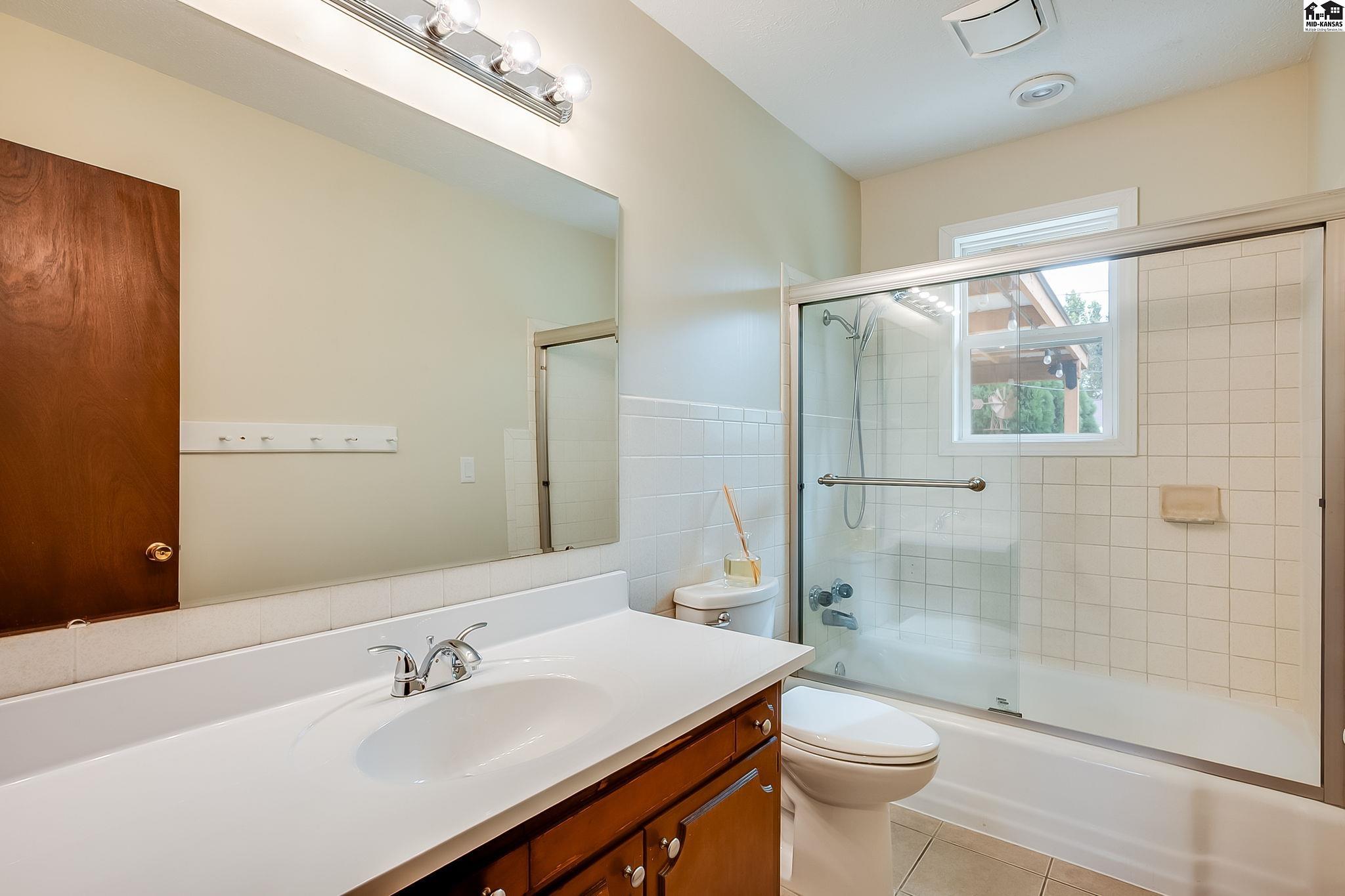 1213 E 14th Avenue Hutchinson KS 67502