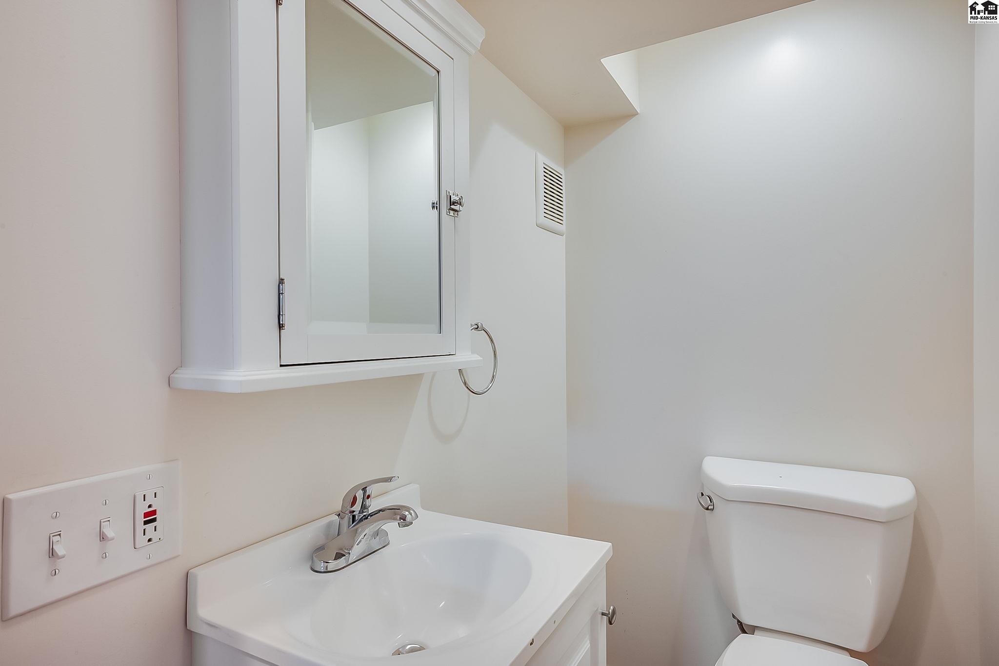 1213 E 14th Avenue Hutchinson KS 67502