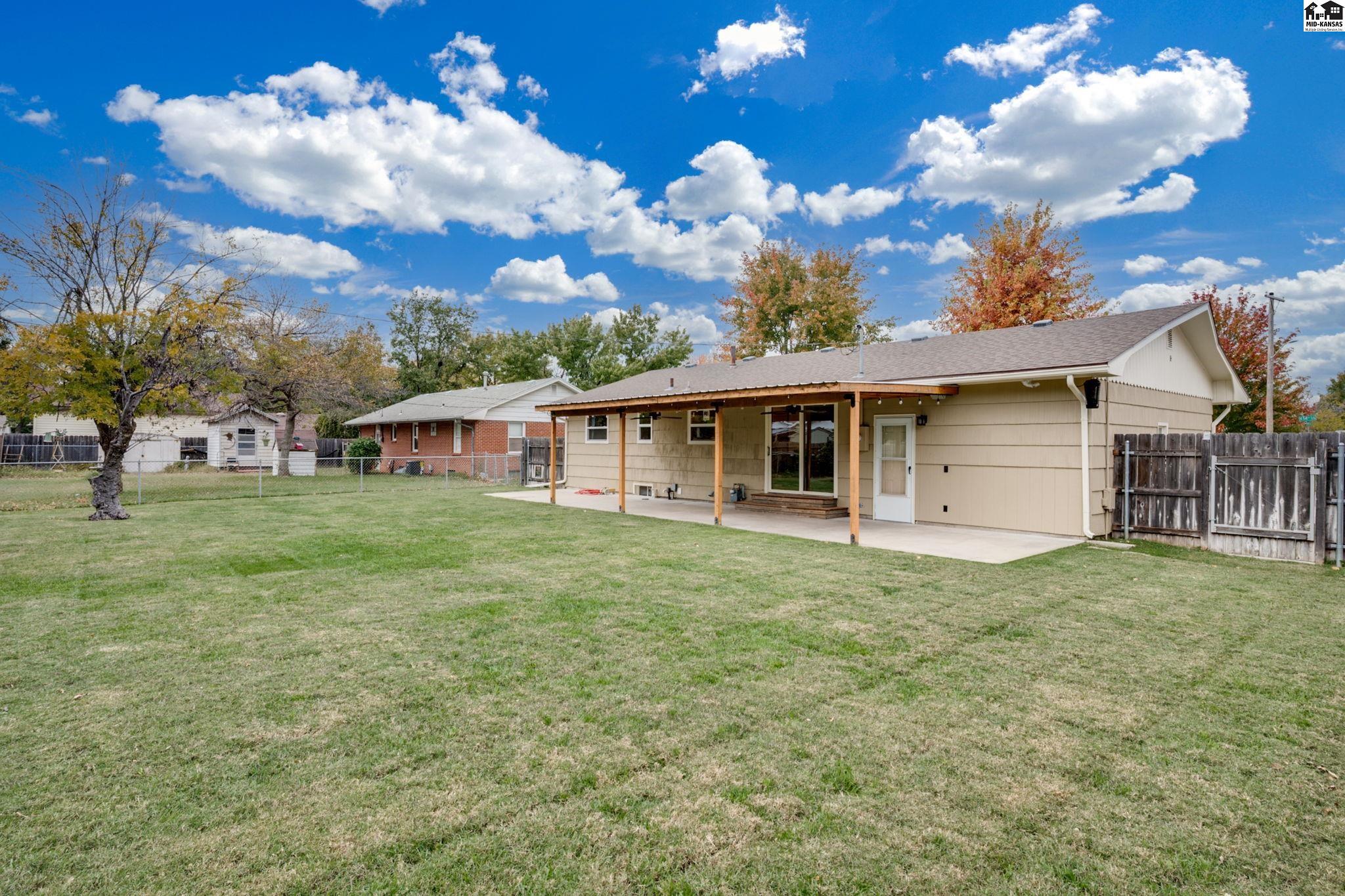 1213 E 14th Avenue Hutchinson KS 67502