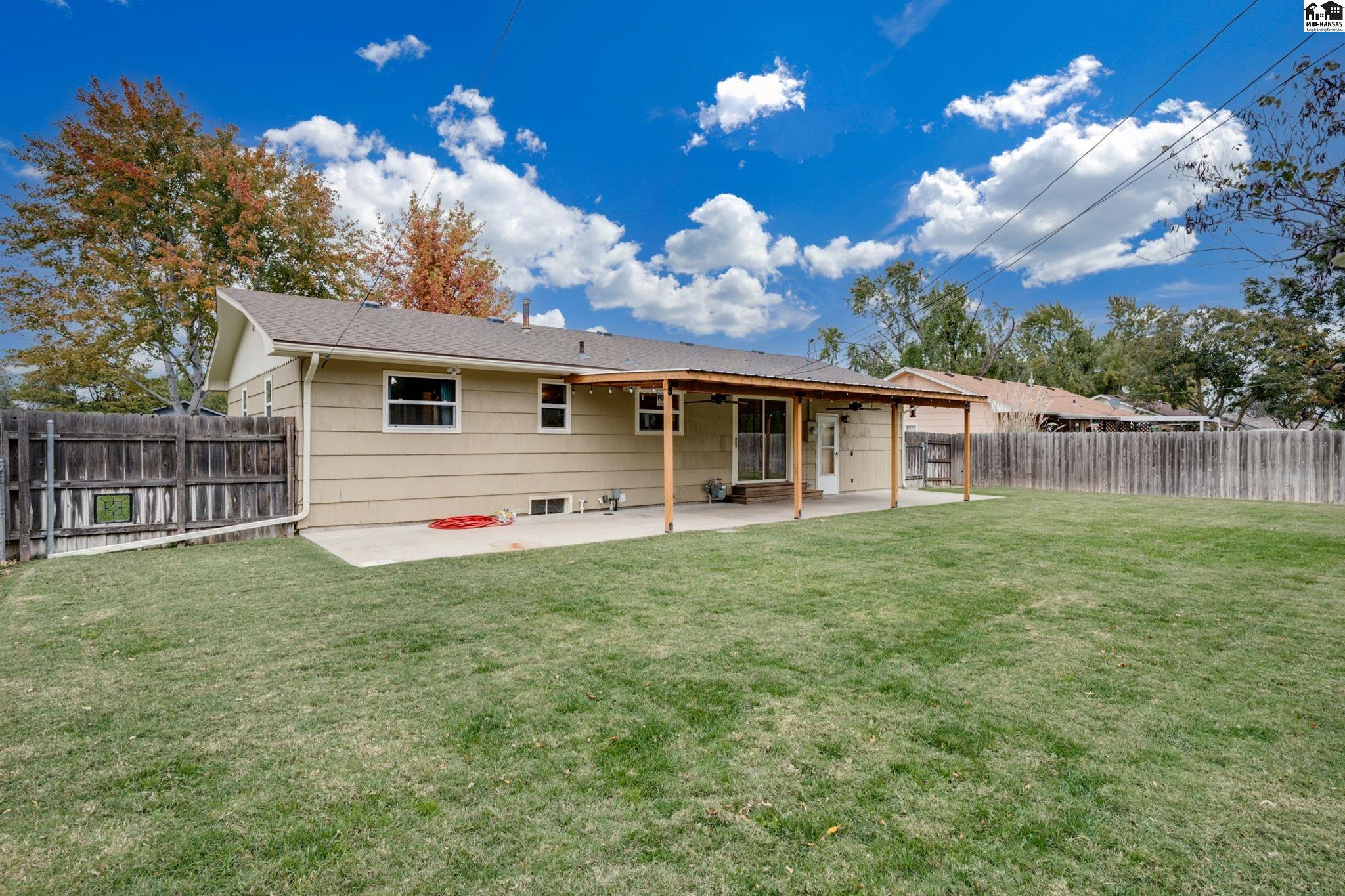 1213 E 14th Avenue Hutchinson KS 67502