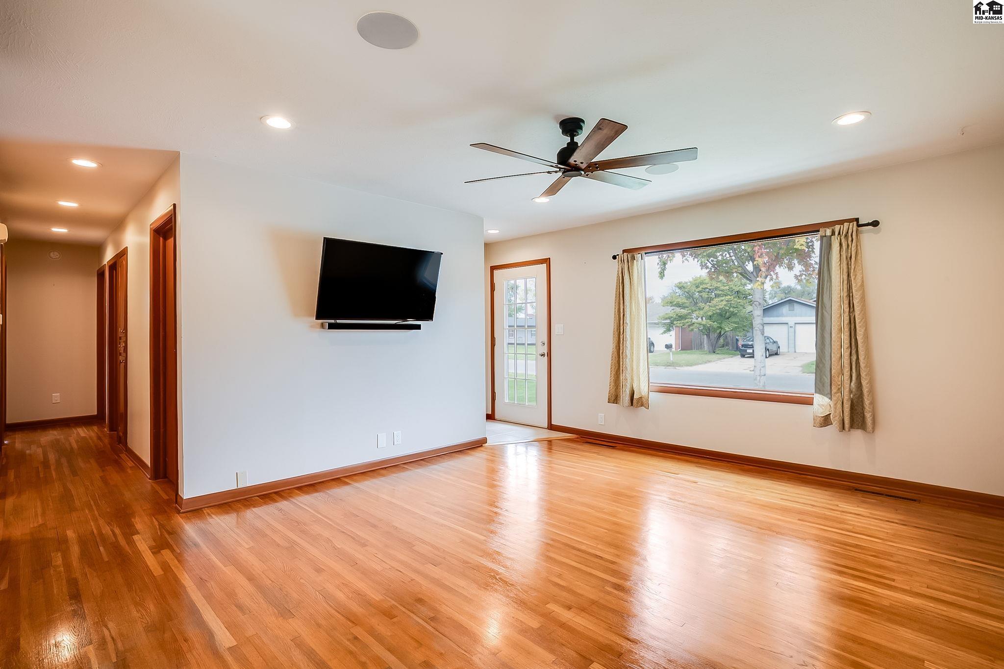 1213 E 14th Avenue Hutchinson KS 67502