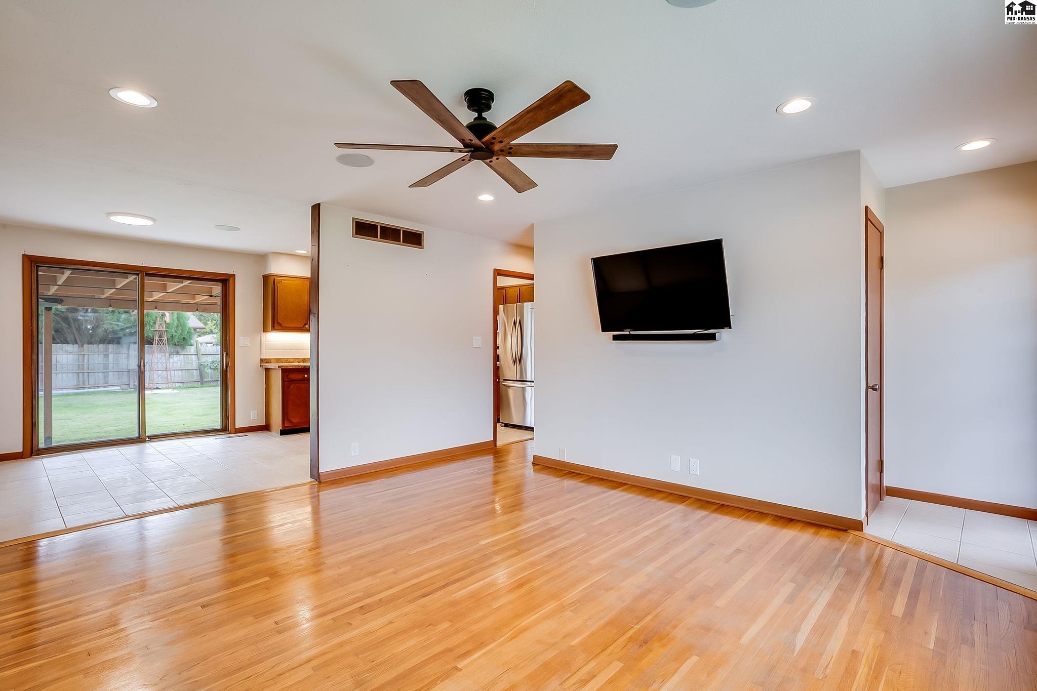 1213 E 14th Avenue Hutchinson KS 67502