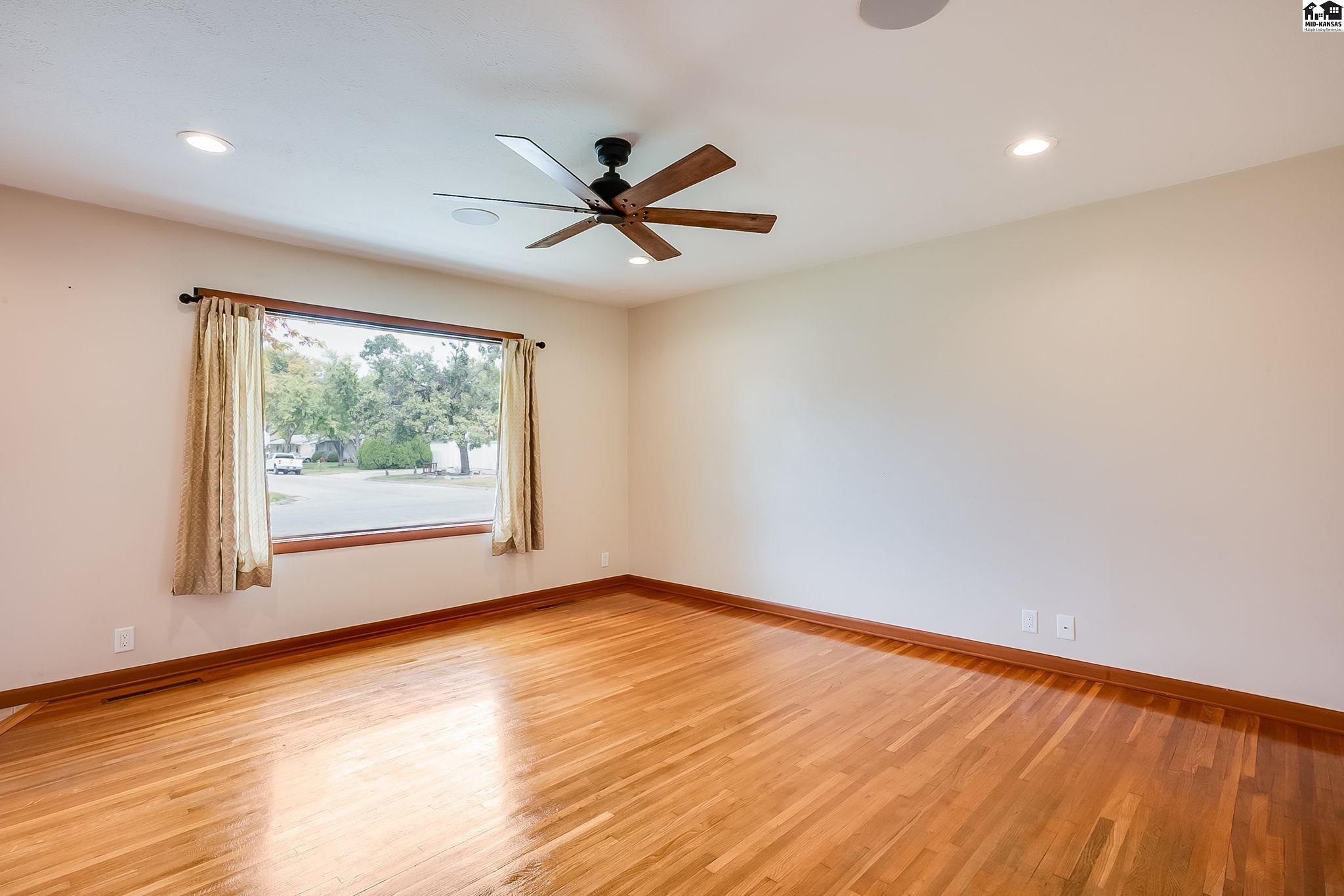 1213 E 14th Avenue Hutchinson KS 67502