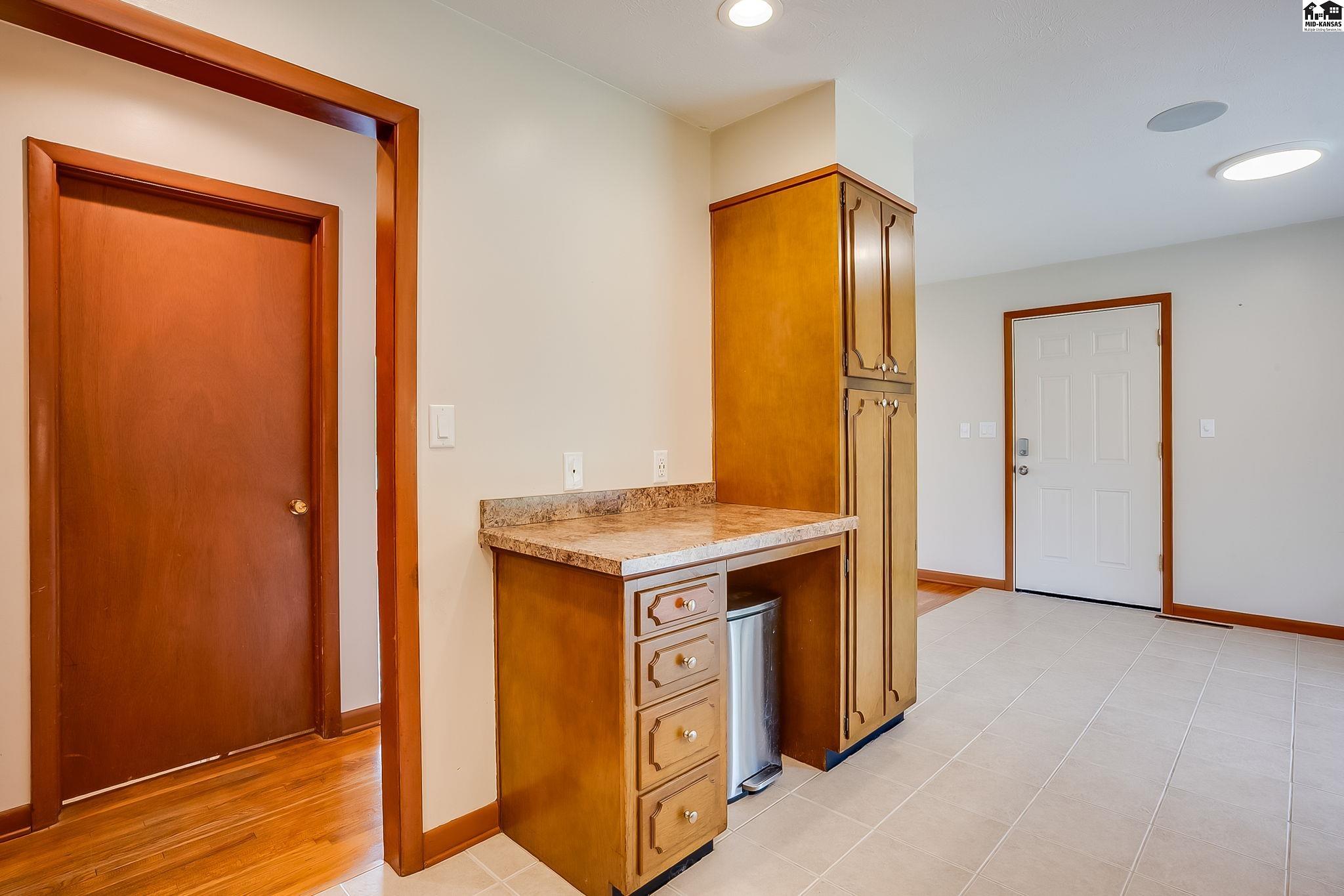 1213 E 14th Avenue Hutchinson KS 67502