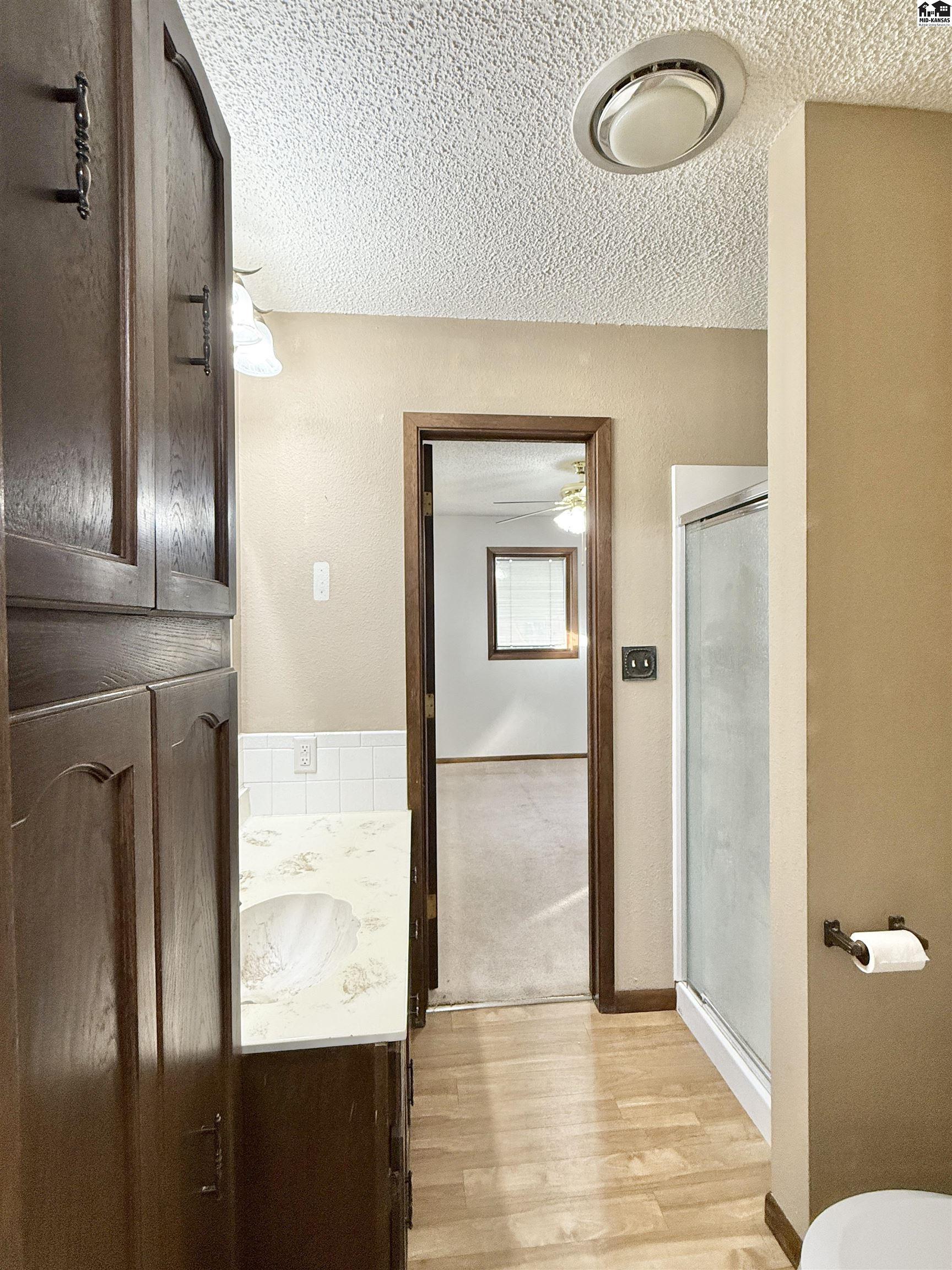 40 E Des Moines Avenue South Hutchinson KS 67505