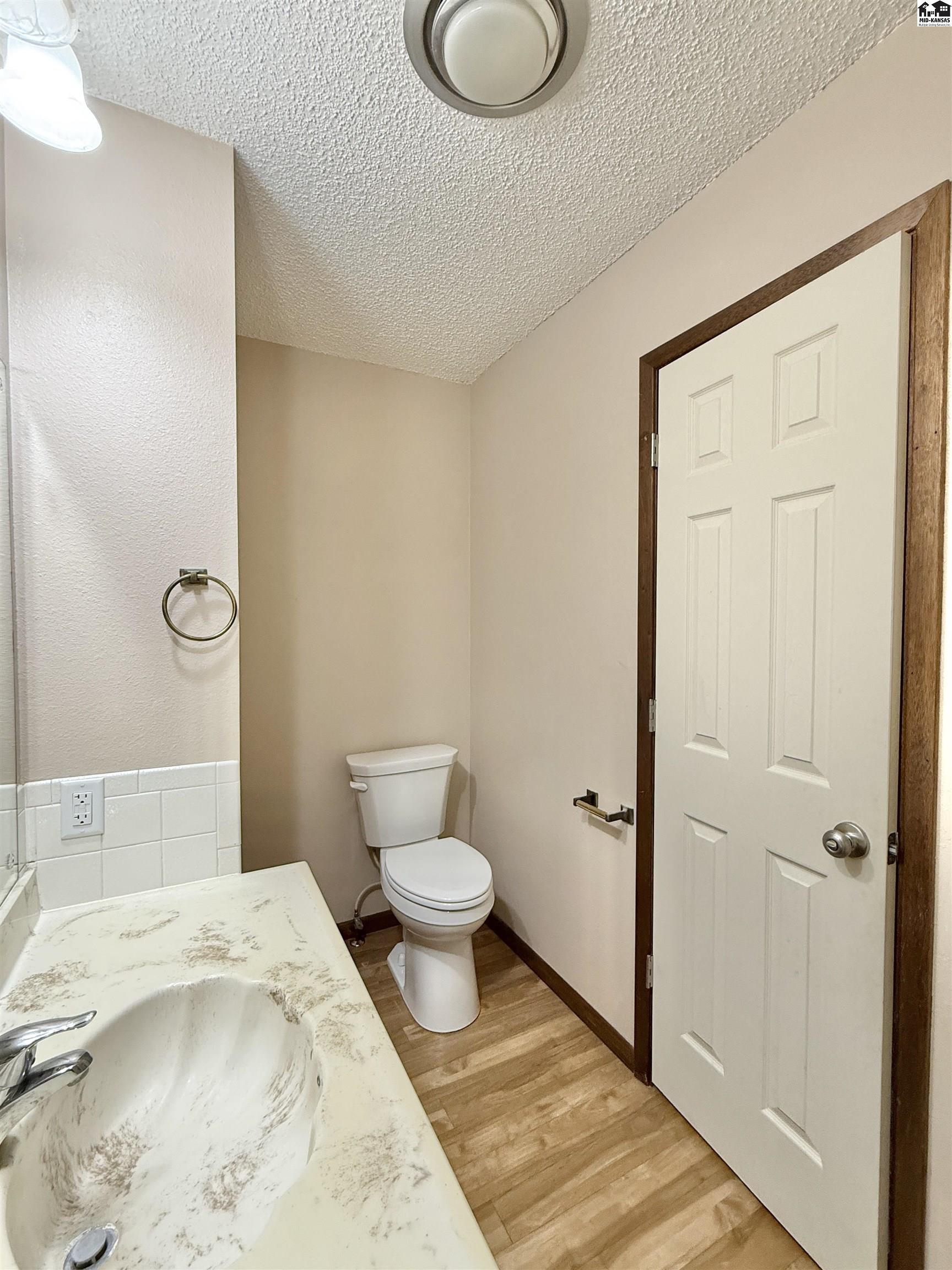 40 E Des Moines Avenue South Hutchinson KS 67505
