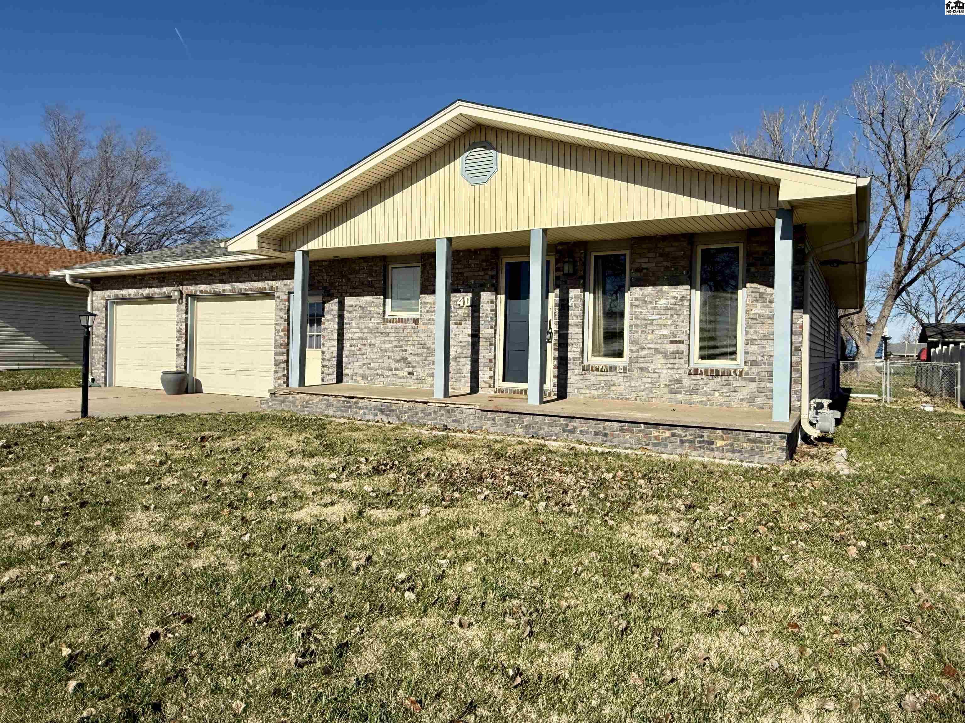 40 E Des Moines Avenue South Hutchinson KS 67505