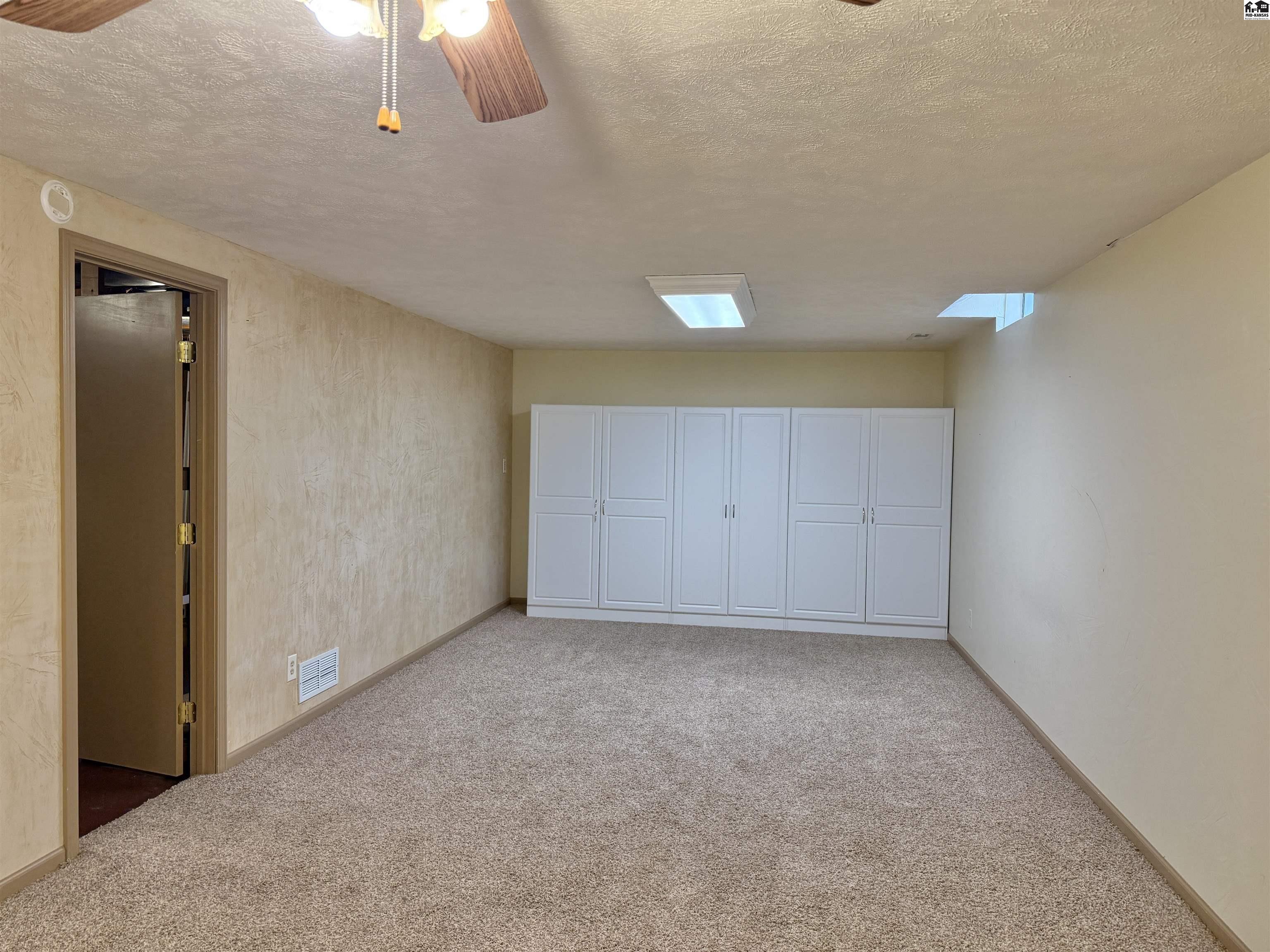 40 E Des Moines Avenue South Hutchinson KS 67505