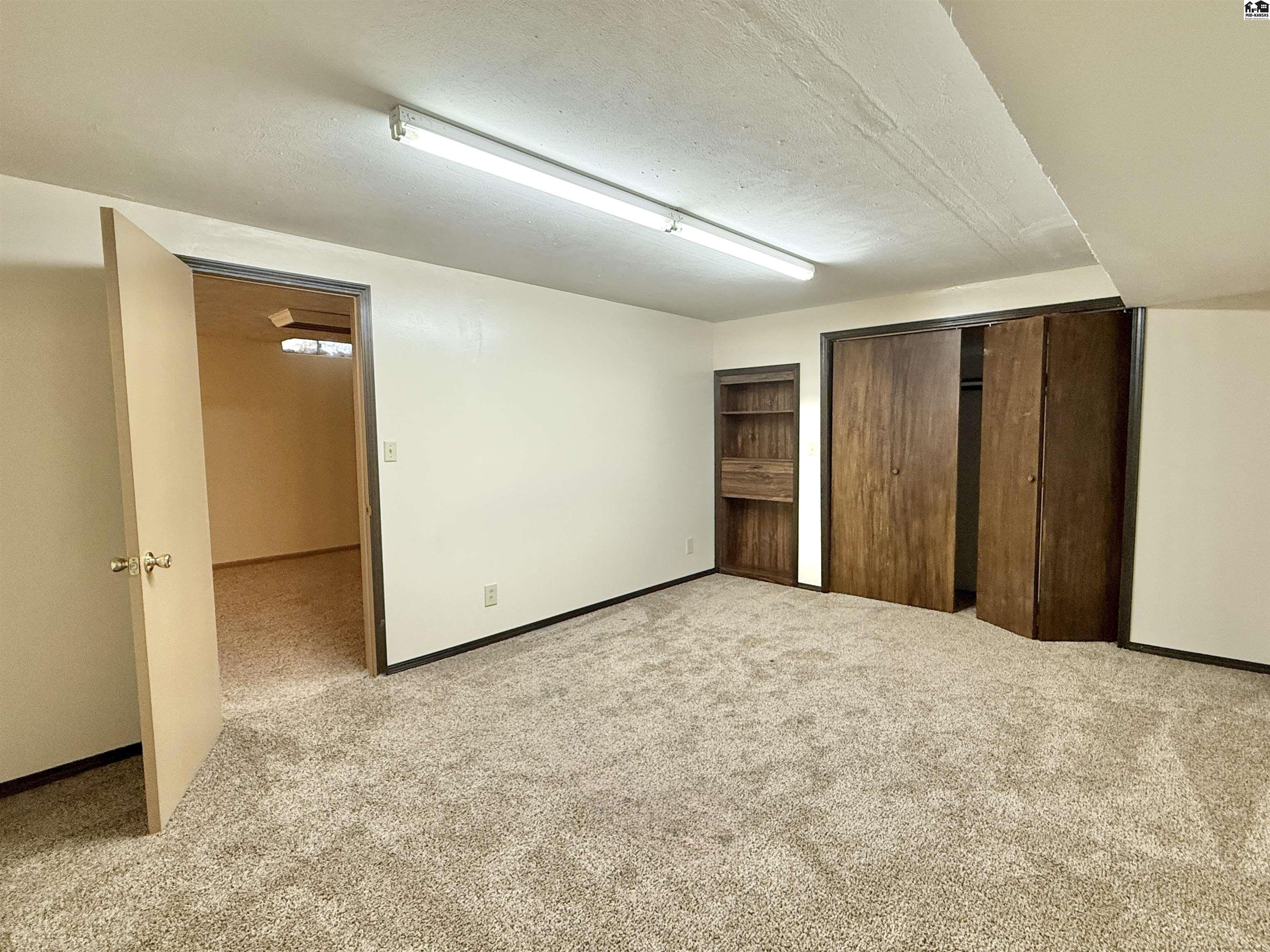 40 E Des Moines Avenue South Hutchinson KS 67505