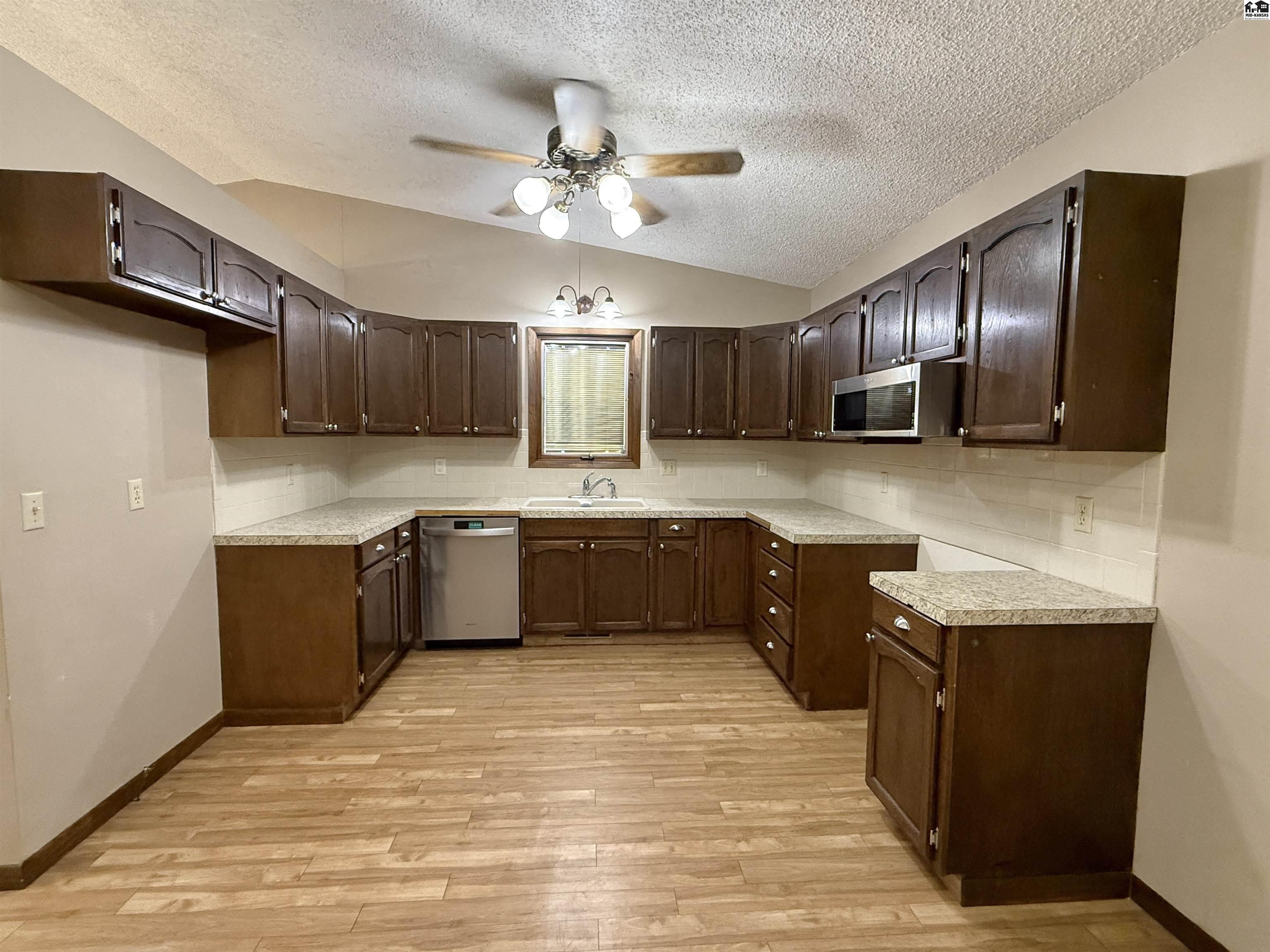 40 E Des Moines Avenue South Hutchinson KS 67505