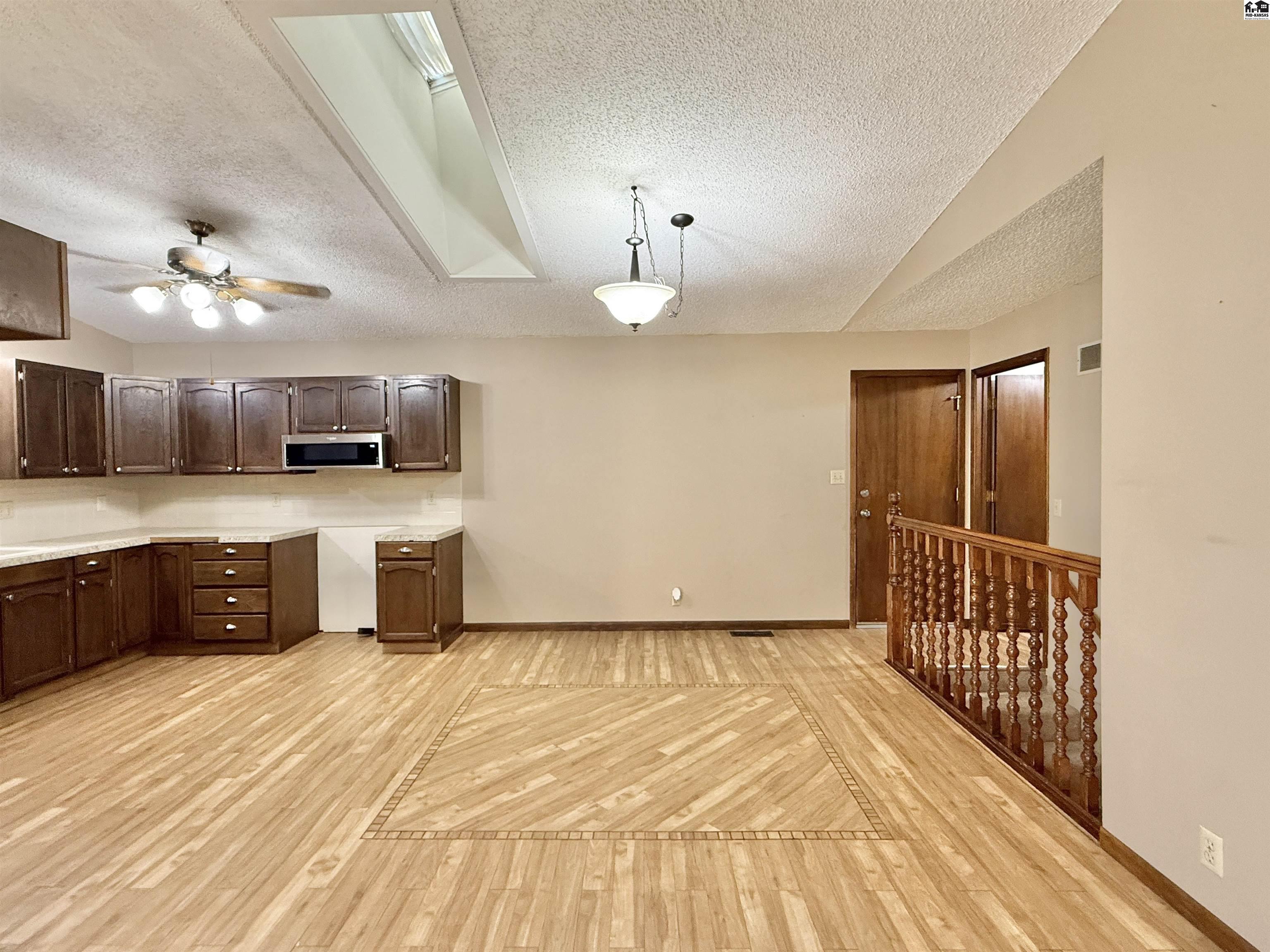 40 E Des Moines Avenue South Hutchinson KS 67505