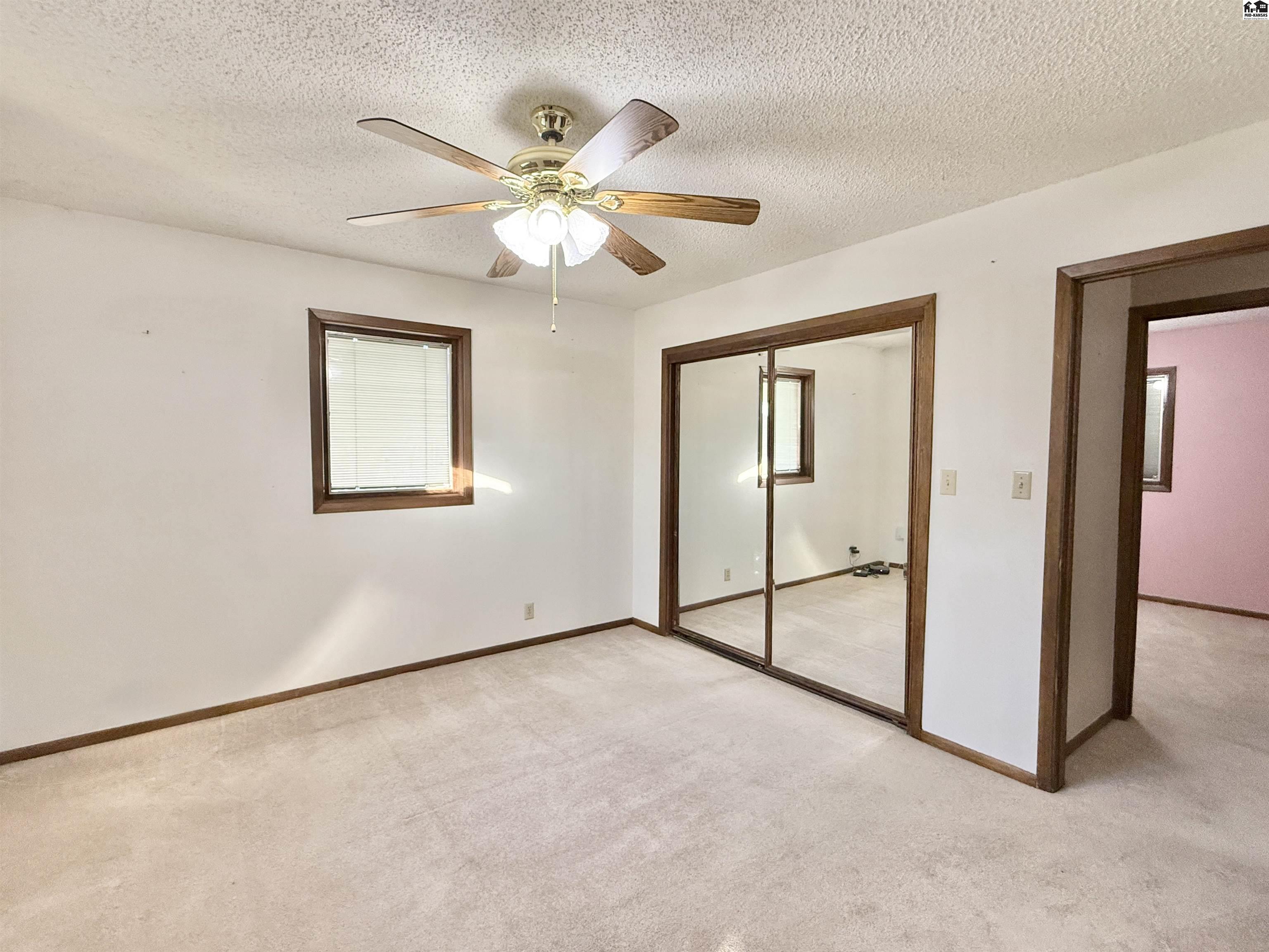 40 E Des Moines Avenue South Hutchinson KS 67505