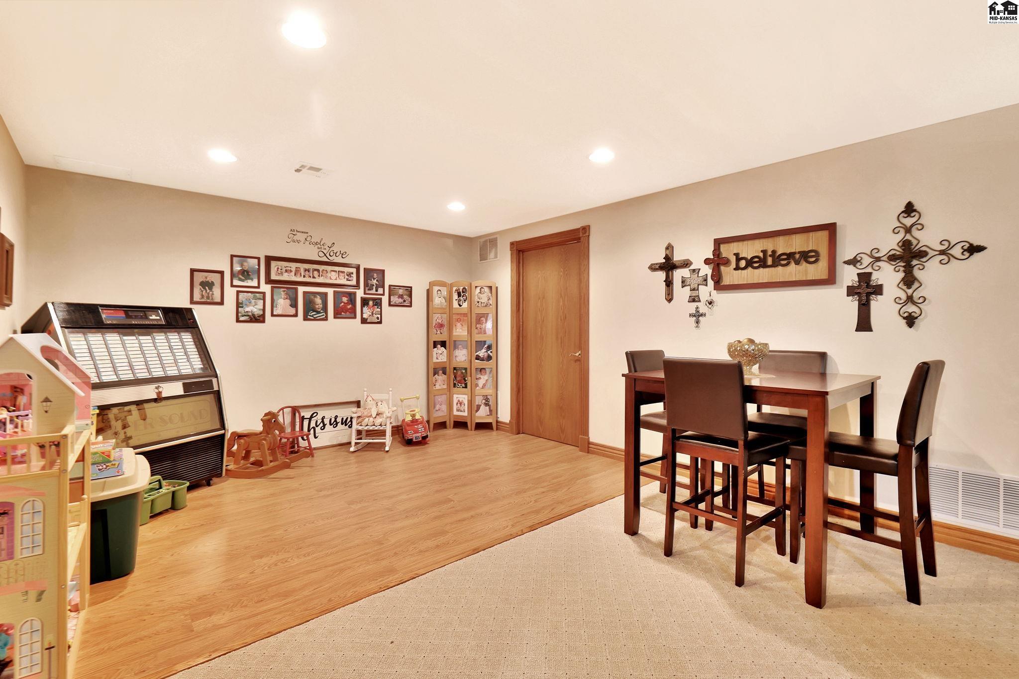 432 N Washington Street Cheney KS 67025