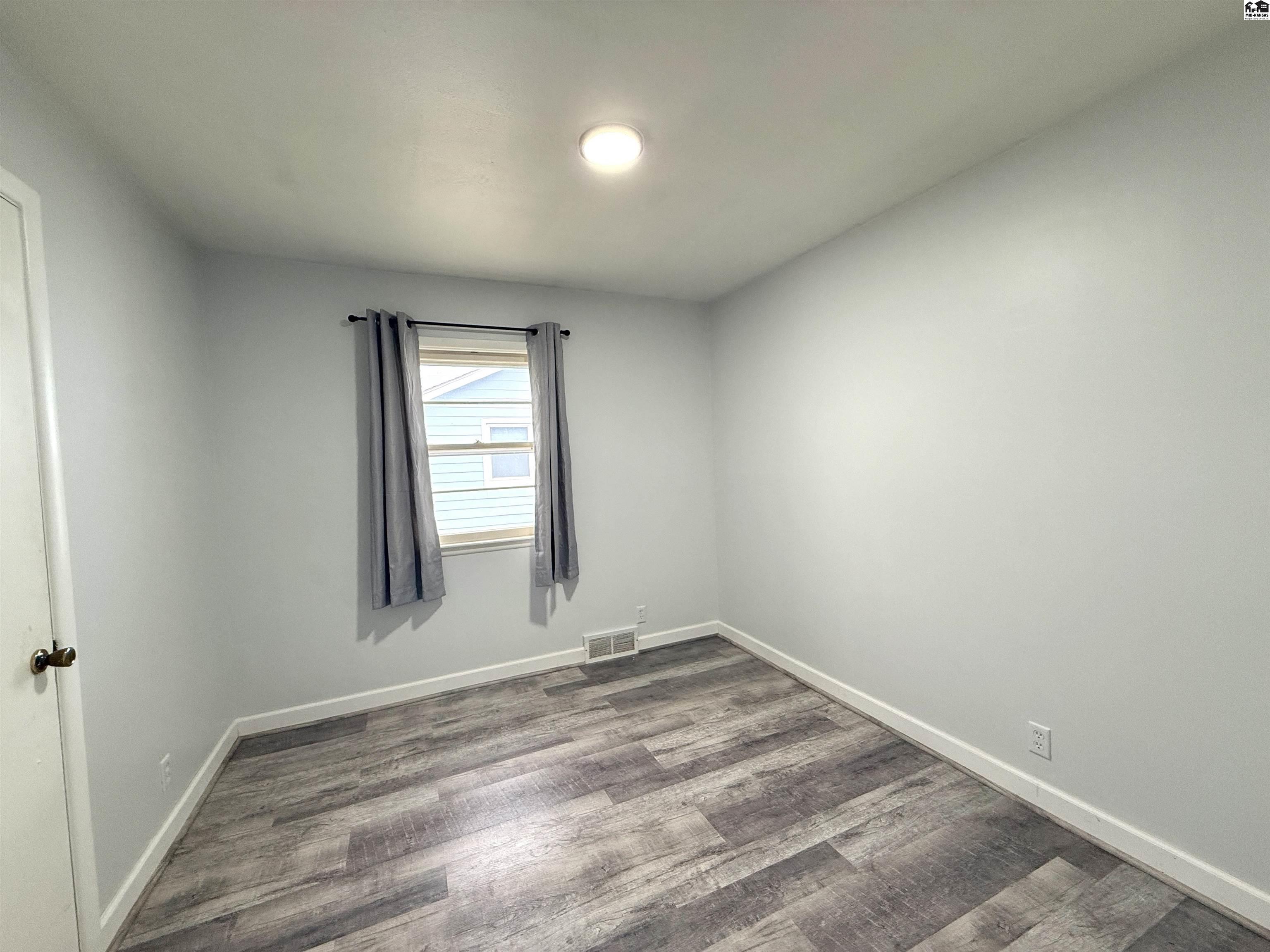 230 E 7th Street Halstead KS 67056