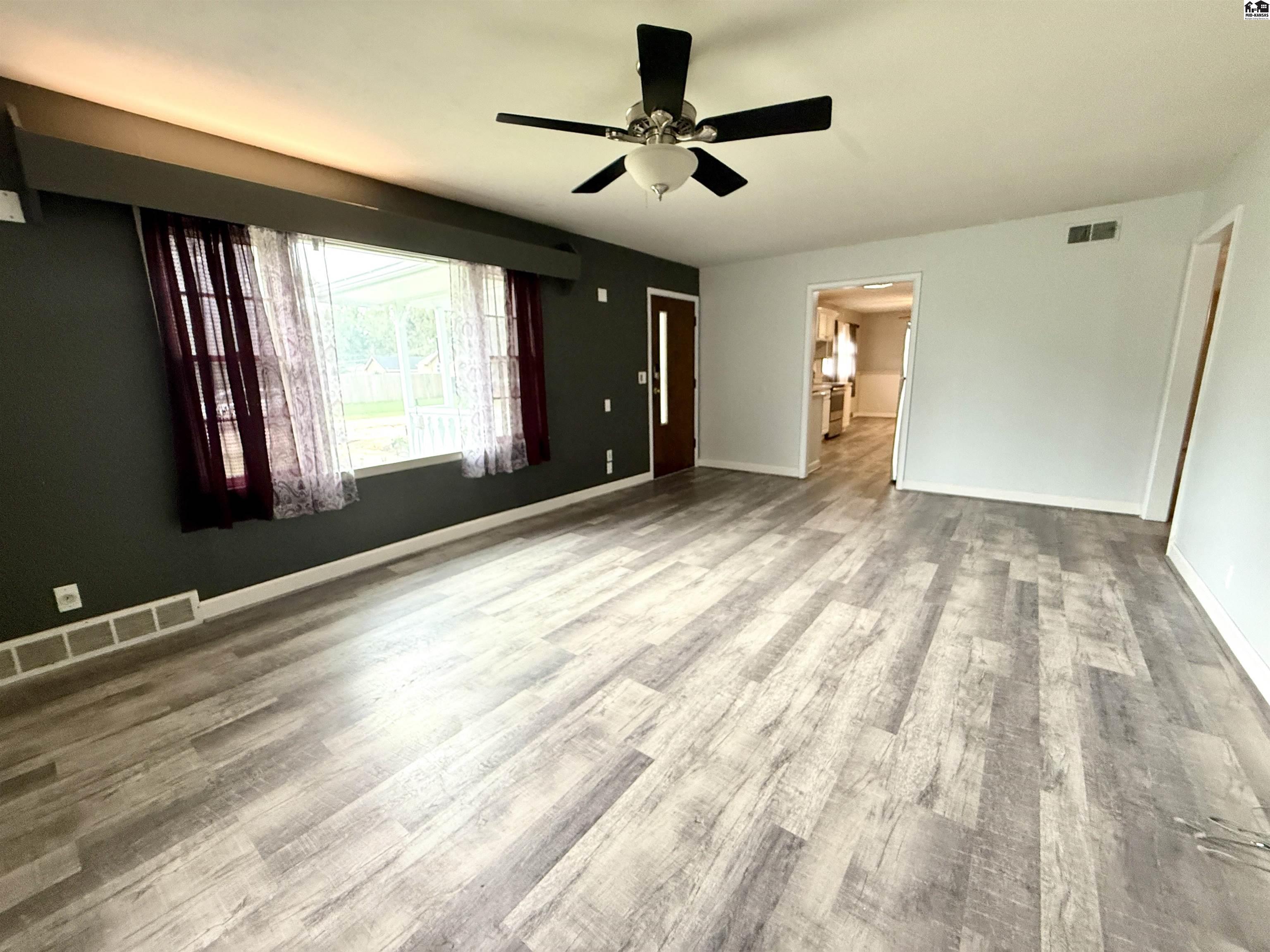 230 E 7th Street Halstead KS 67056