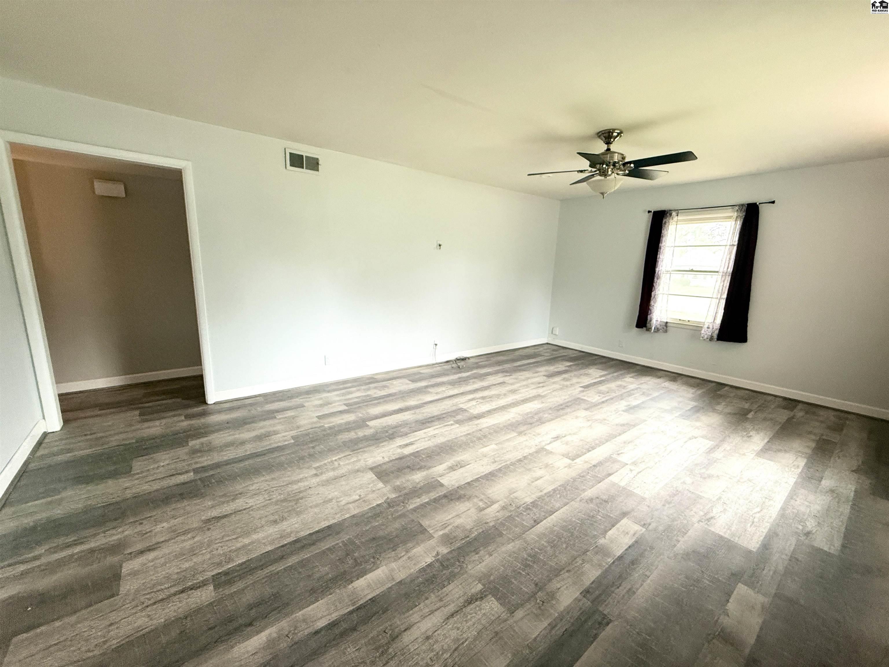 230 E 7th Street Halstead KS 67056