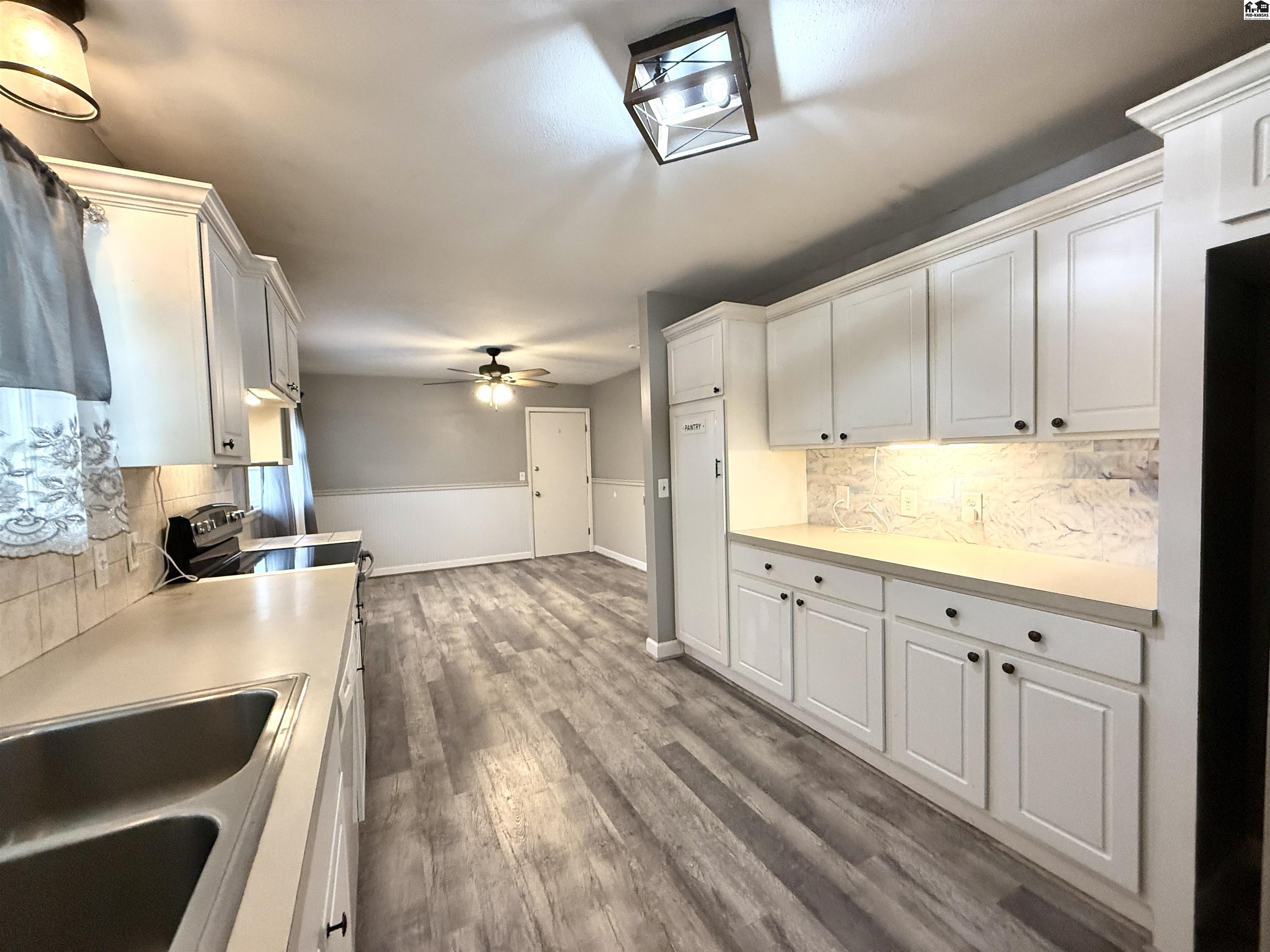 230 E 7th Street Halstead KS 67056