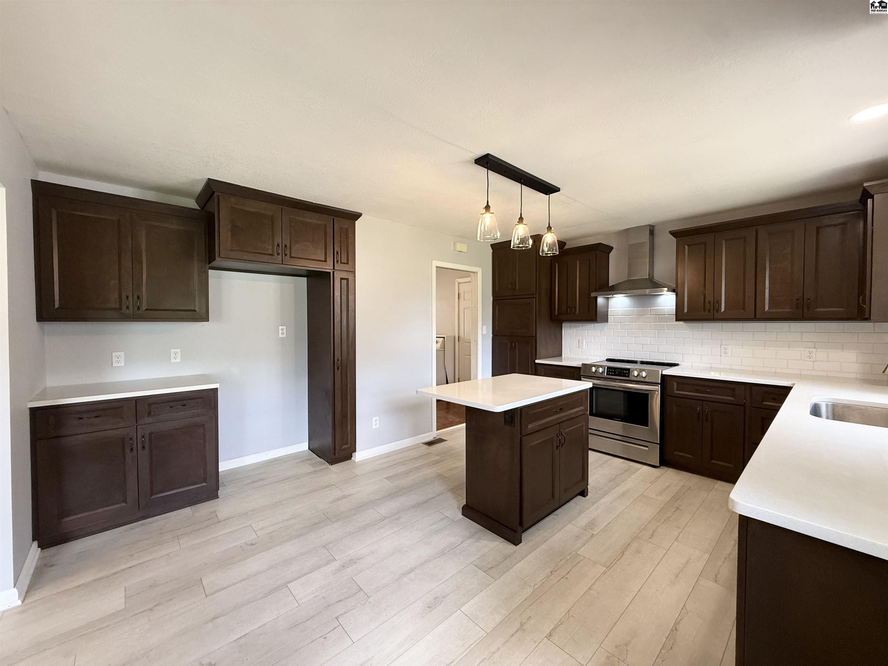 206 E Kansas Avenue Hutchinson KS 67502
