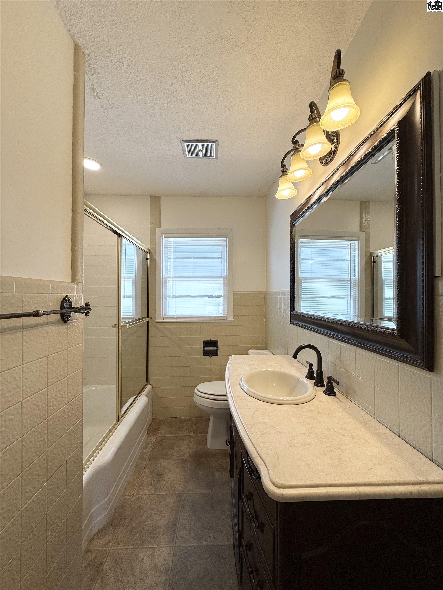 206 E Kansas Avenue Hutchinson KS 67502