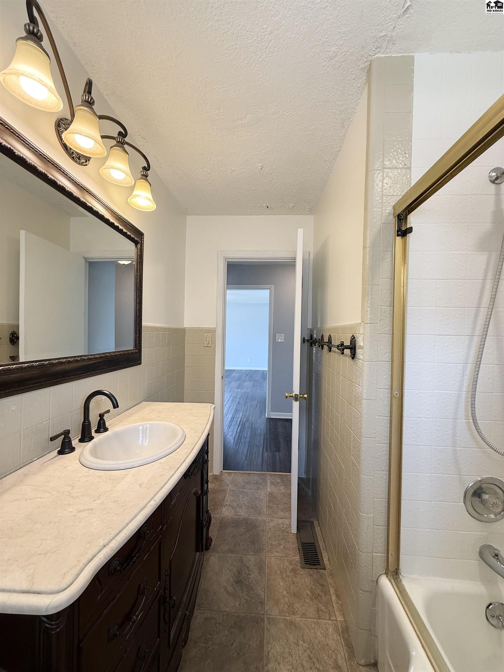 206 E Kansas Avenue Hutchinson KS 67502