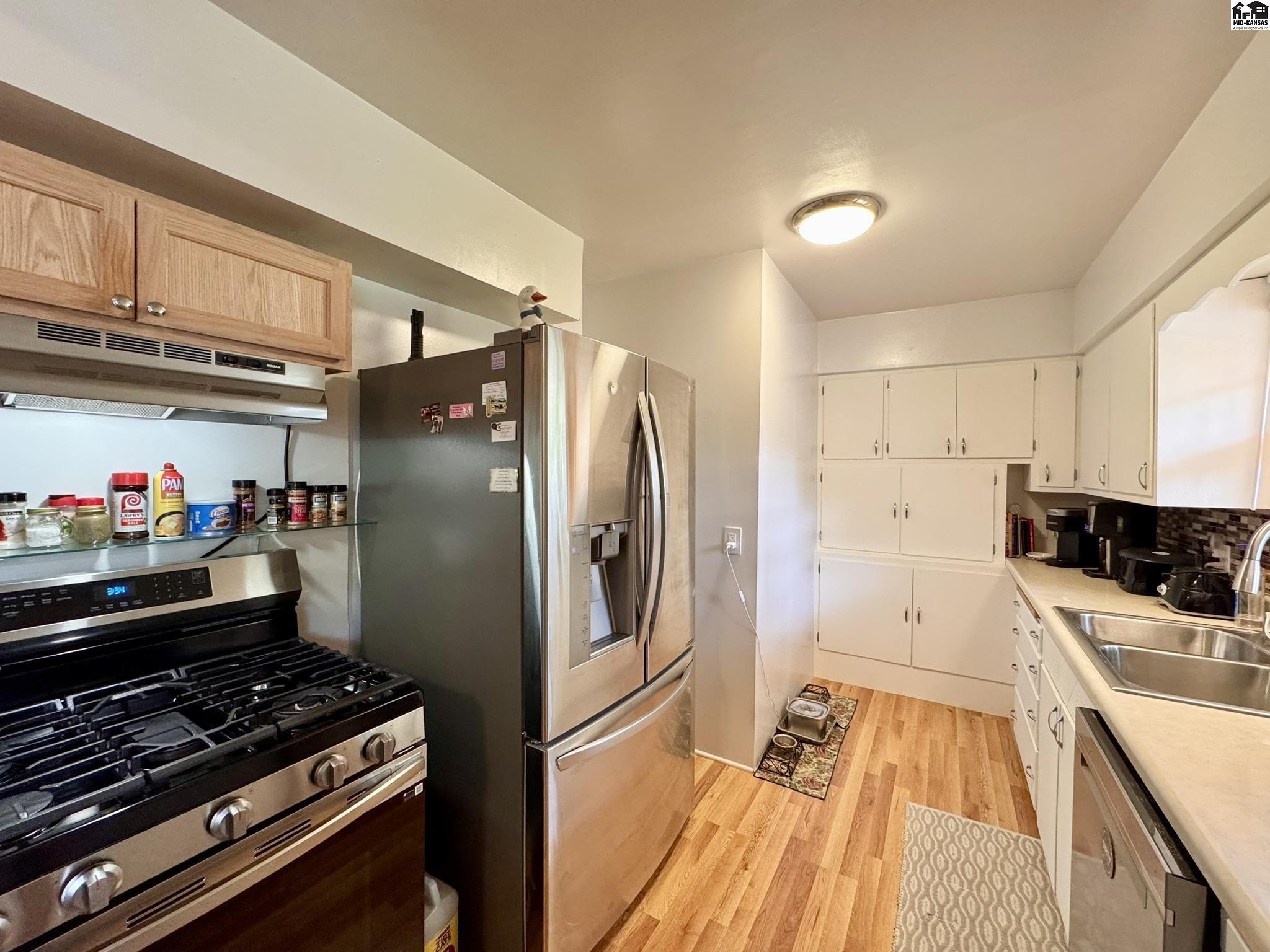 403 S William Street Hutchinson KS 67501