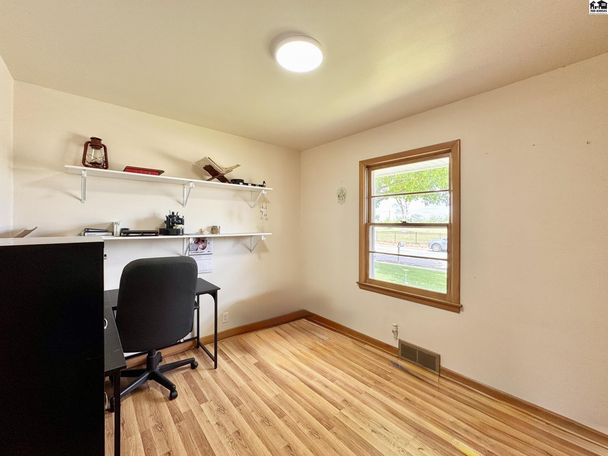 403 S William Street Hutchinson KS 67501