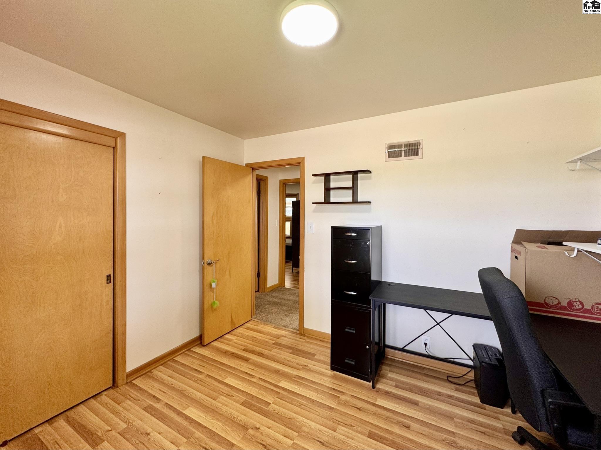 403 S William Street Hutchinson KS 67501