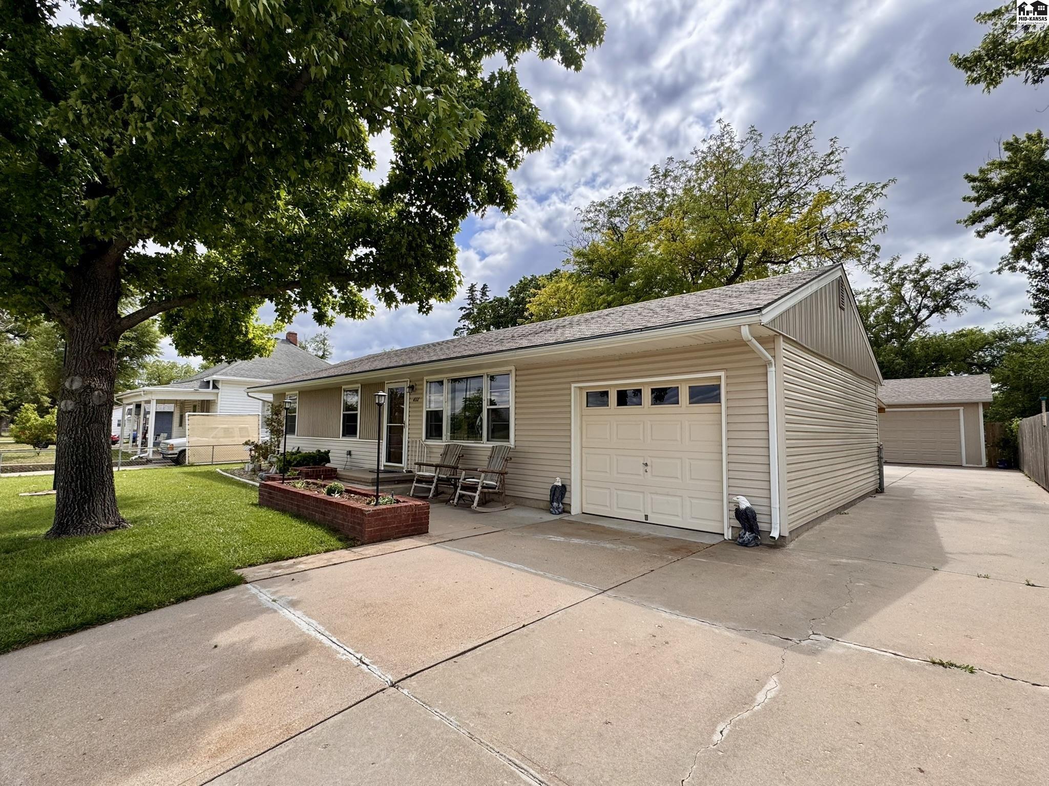 403 S William Street Hutchinson KS 67501
