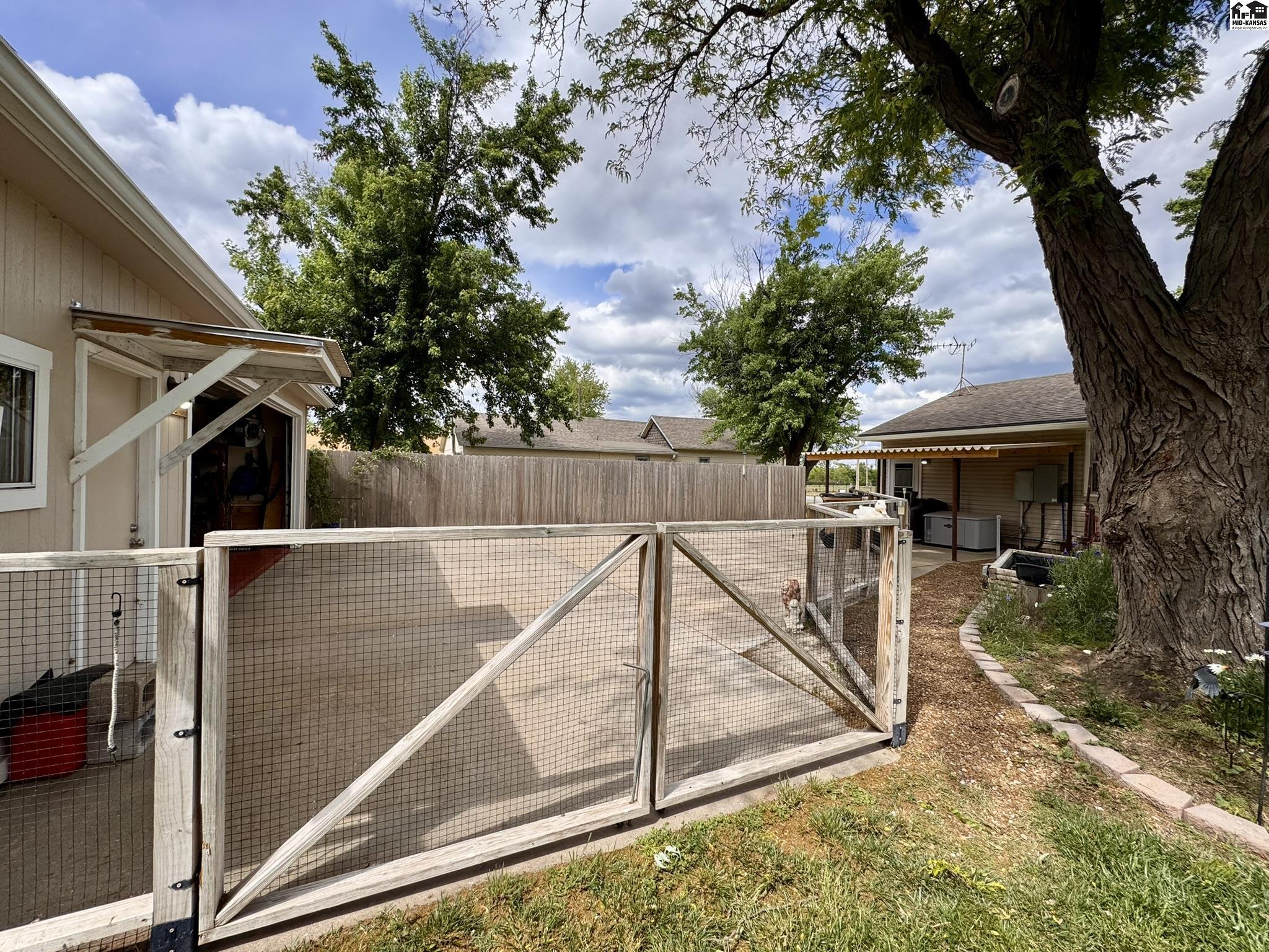 403 S William Street Hutchinson KS 67501