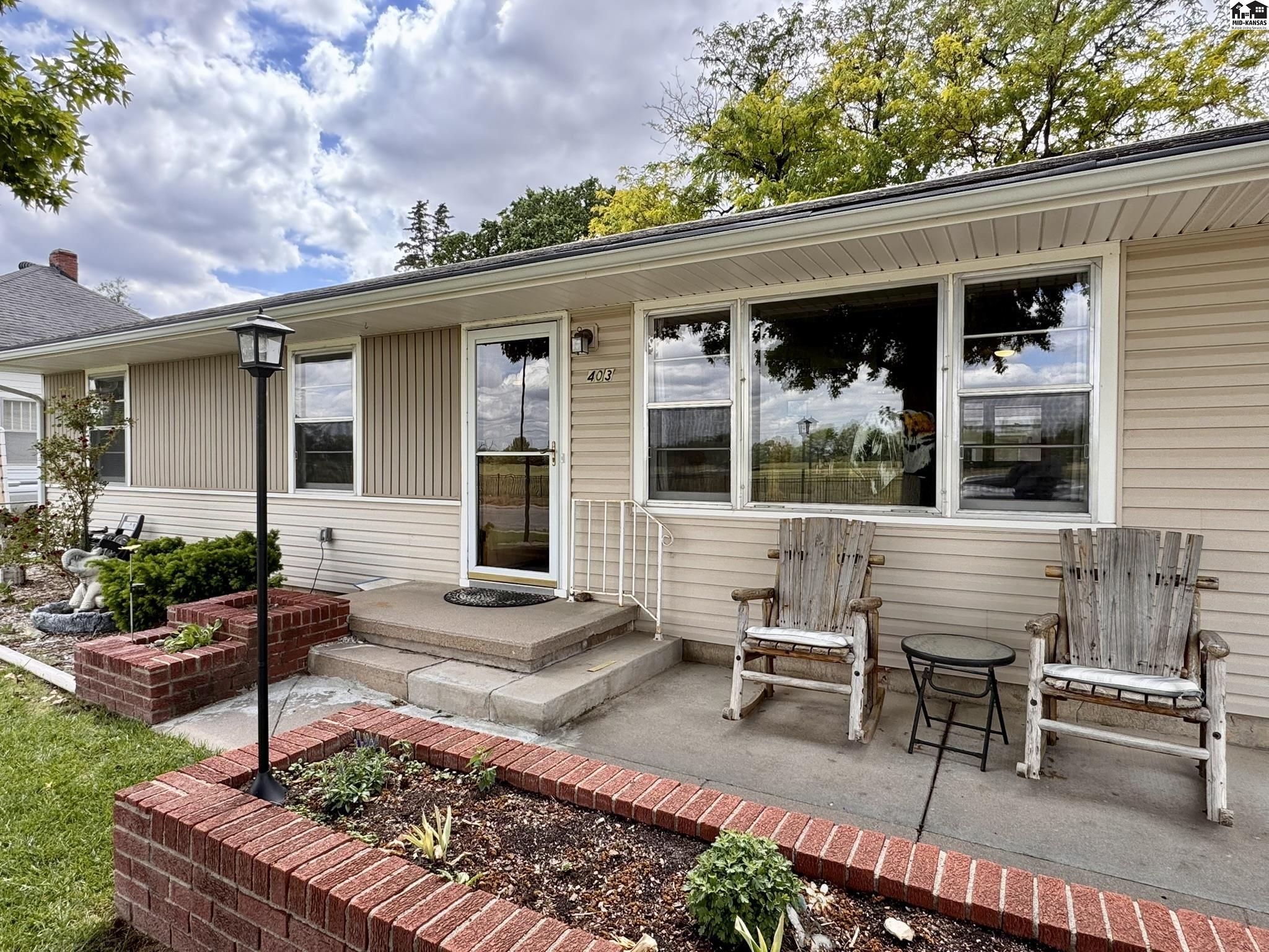 403 S William Street Hutchinson KS 67501