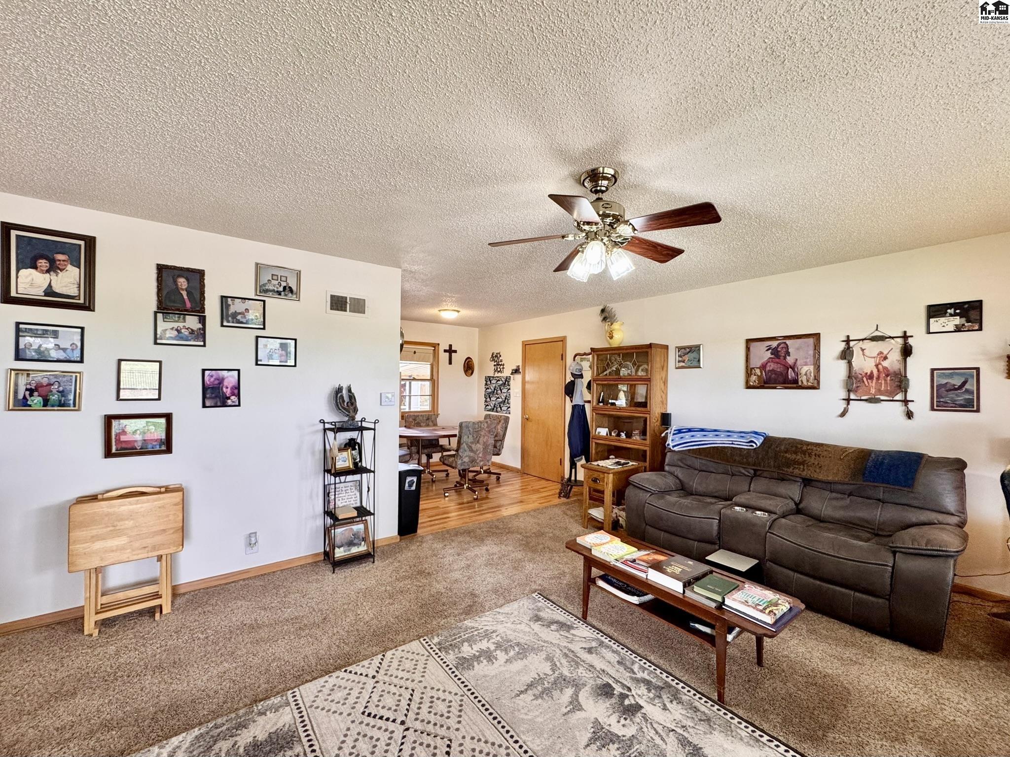 403 S William Street Hutchinson KS 67501