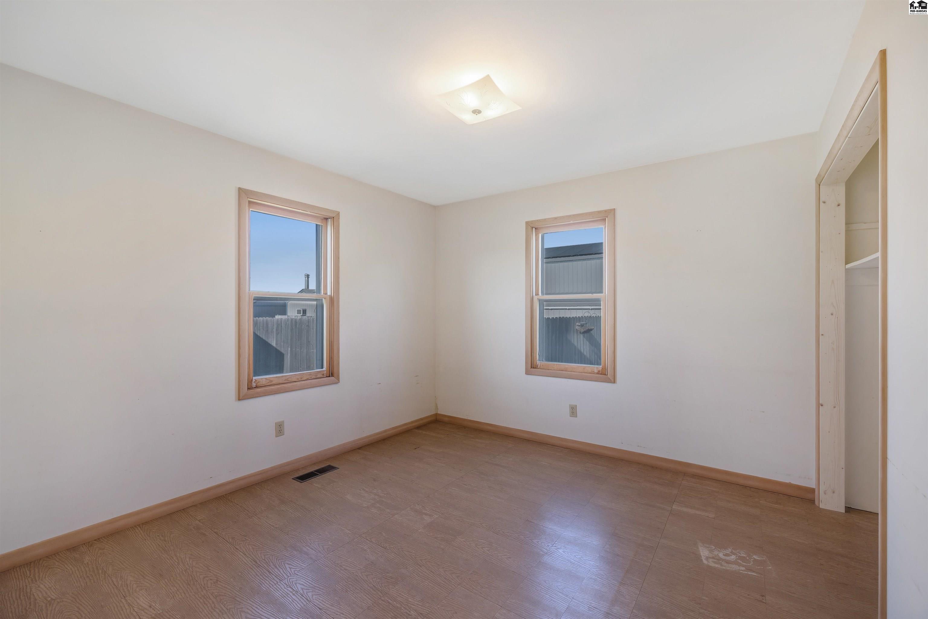 408 E Avenue C South Hutchinson KS 67505