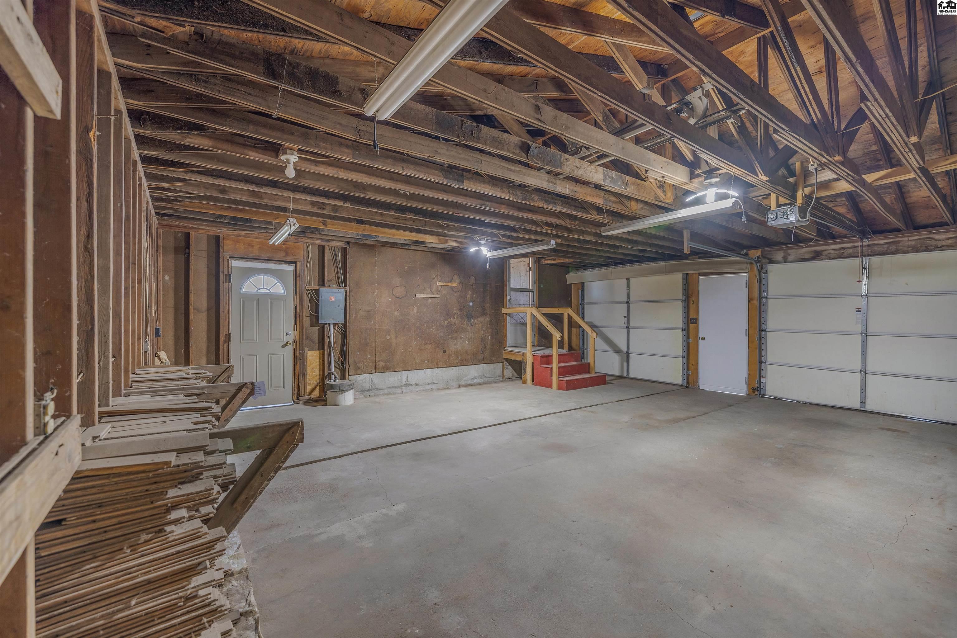 408 E Avenue C South Hutchinson KS 67505