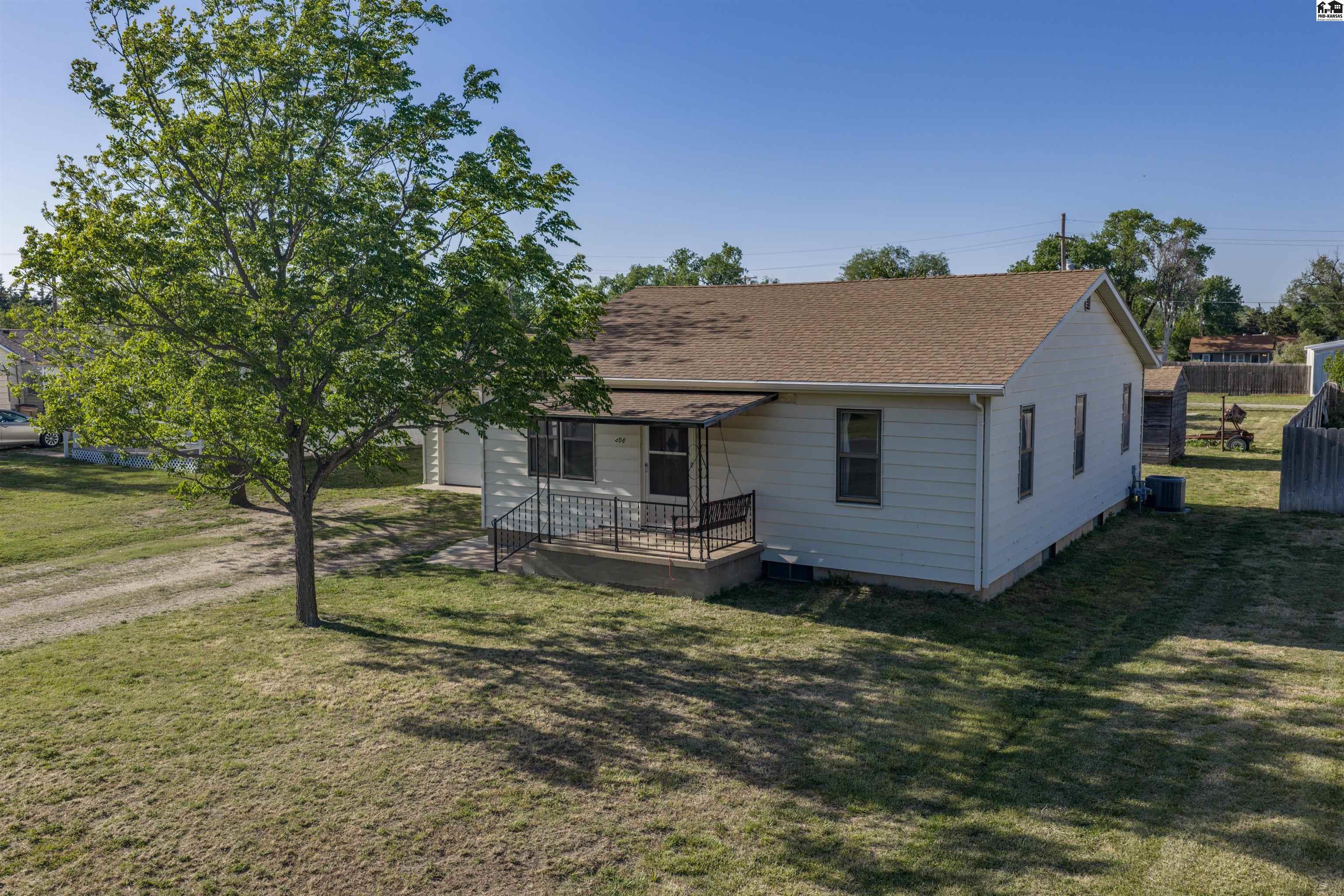 408 E Avenue C South Hutchinson KS 67505
