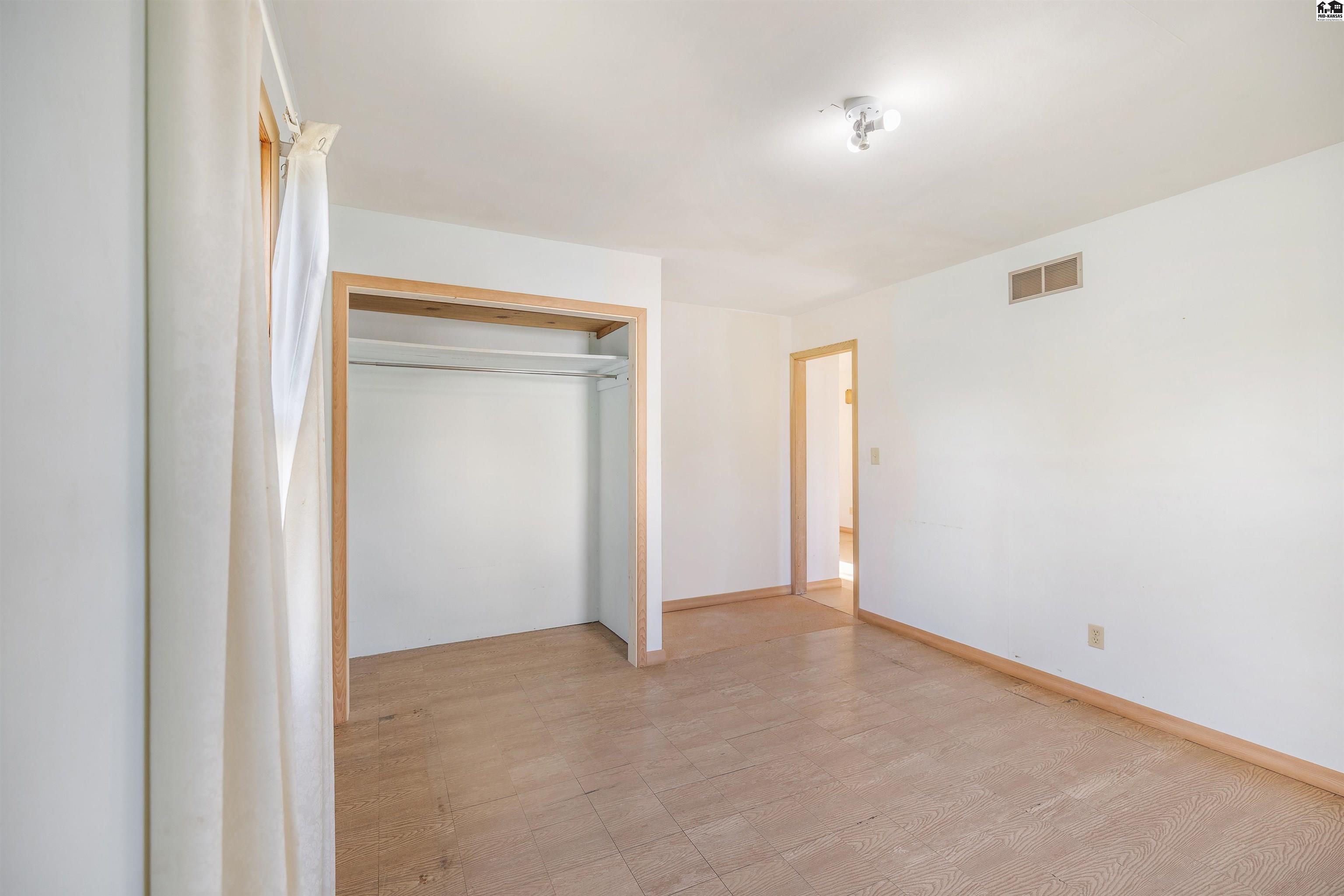 408 E Avenue C South Hutchinson KS 67505