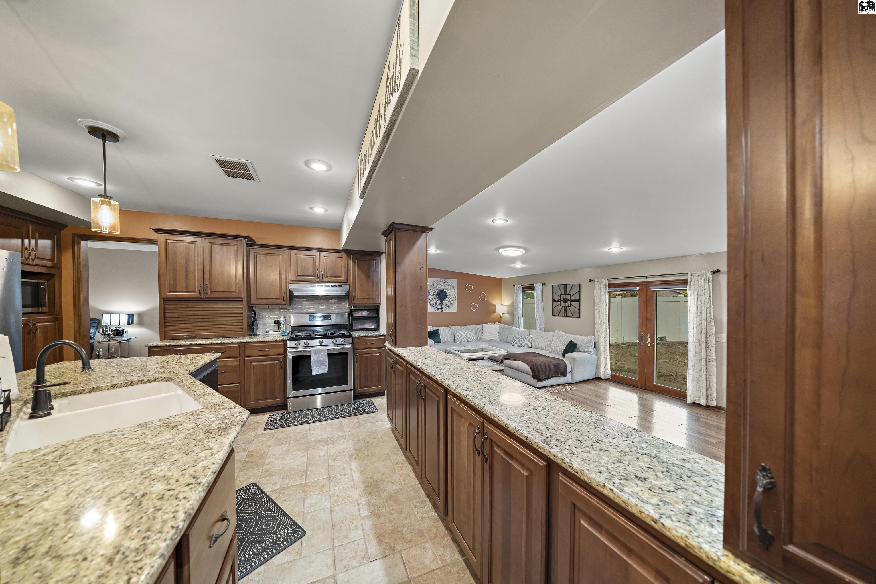 3103 Northwestern Avenue Hutchinson KS 67502