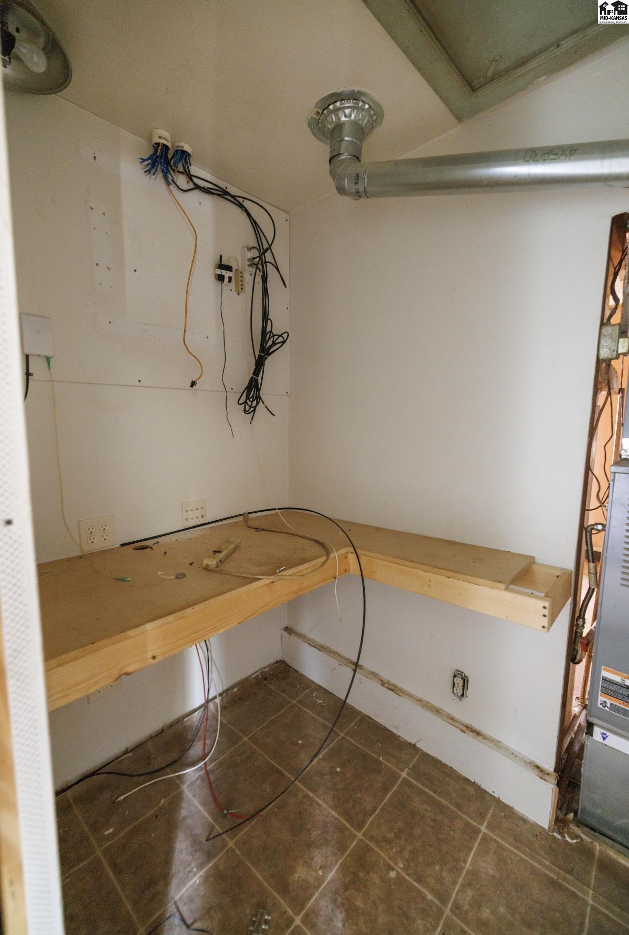 1319 N Arthur Street Hutchinson KS 67501