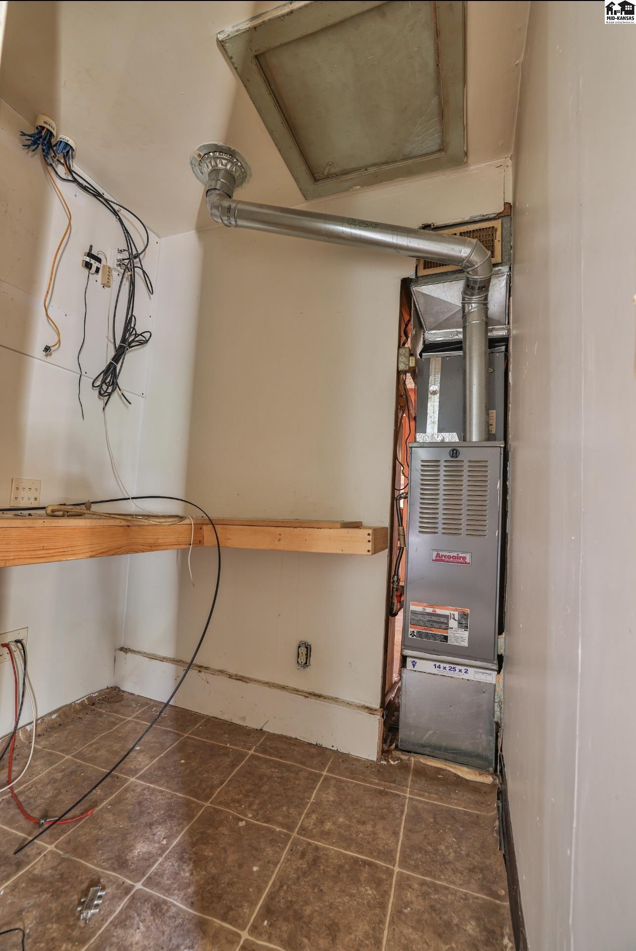 1319 N Arthur Street Hutchinson KS 67501