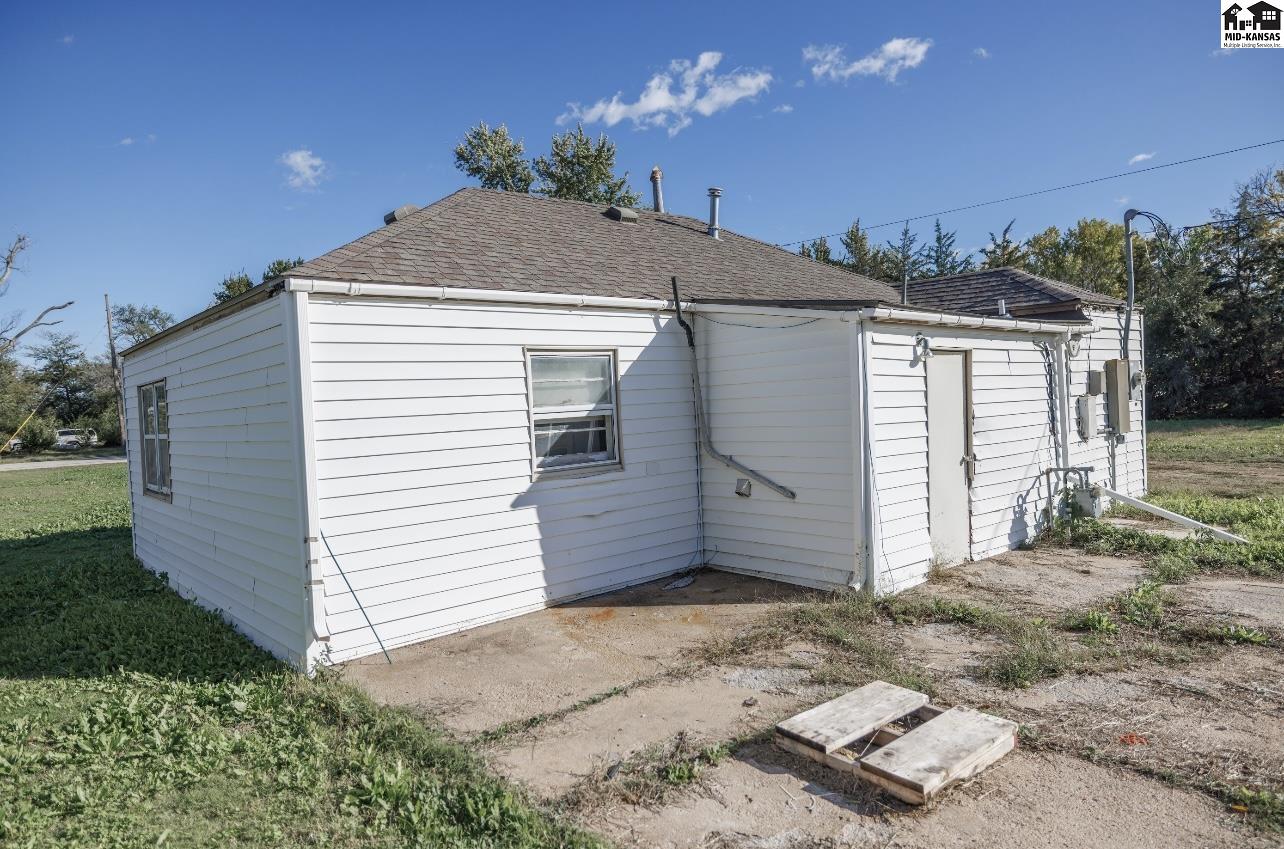 1319 N Arthur Street Hutchinson KS 67501