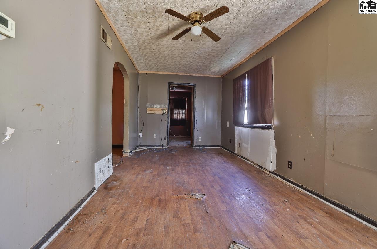 1319 N Arthur Street Hutchinson KS 67501