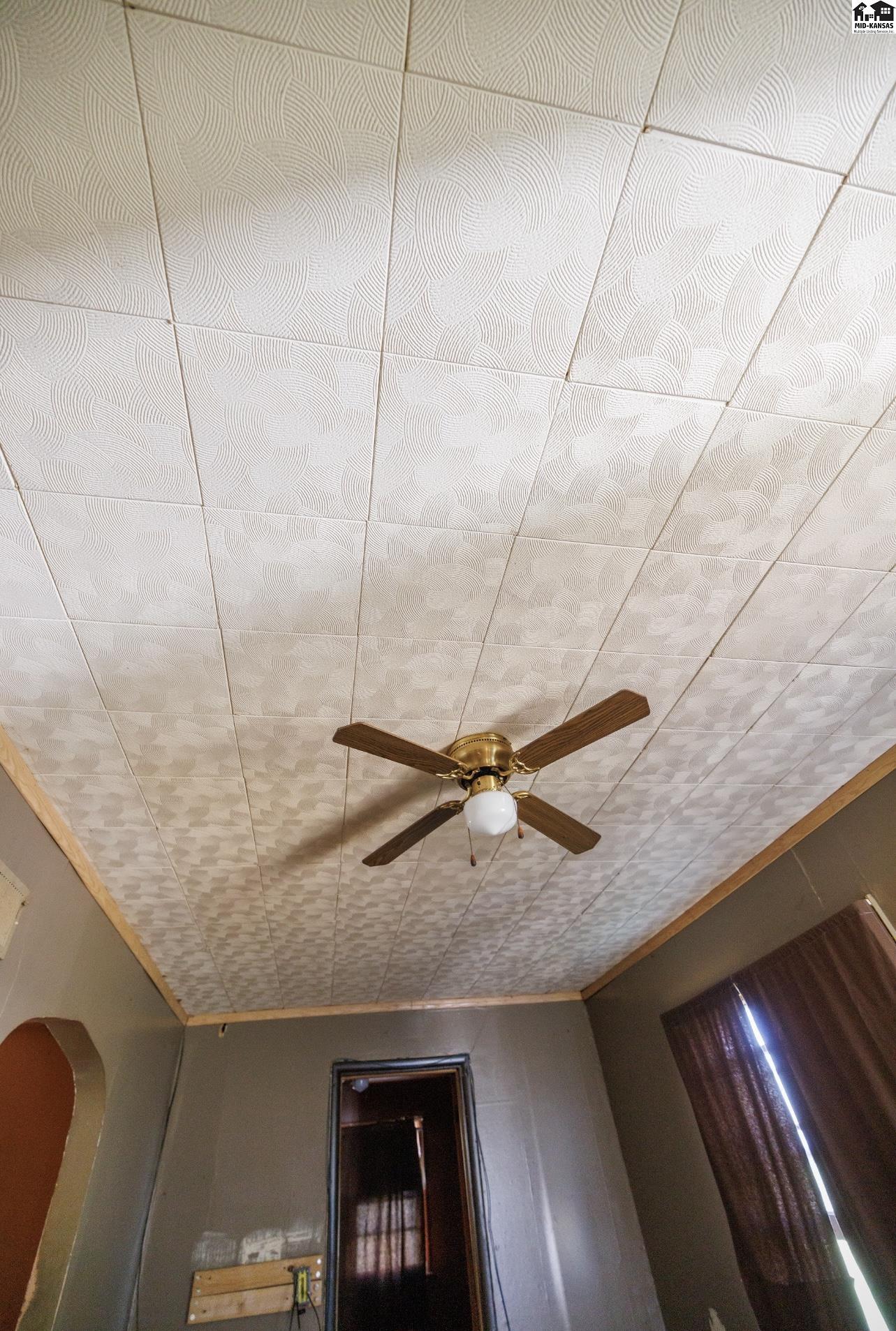 1319 N Arthur Street Hutchinson KS 67501