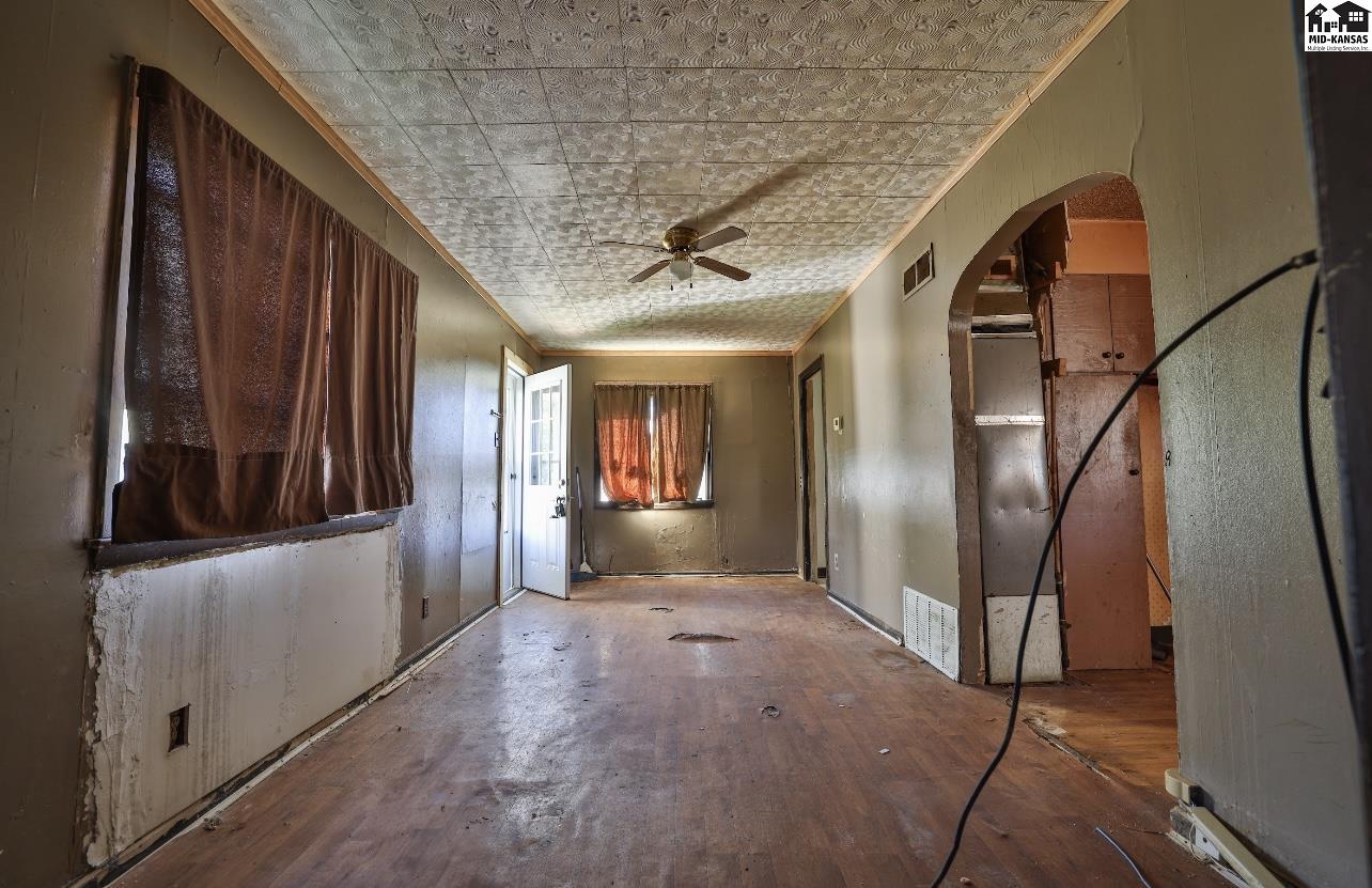 1319 N Arthur Street Hutchinson KS 67501