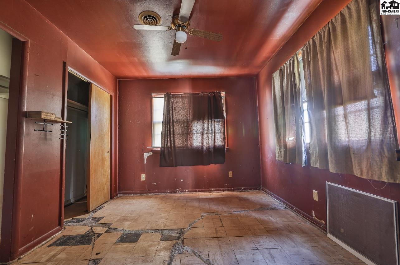 1319 N Arthur Street Hutchinson KS 67501