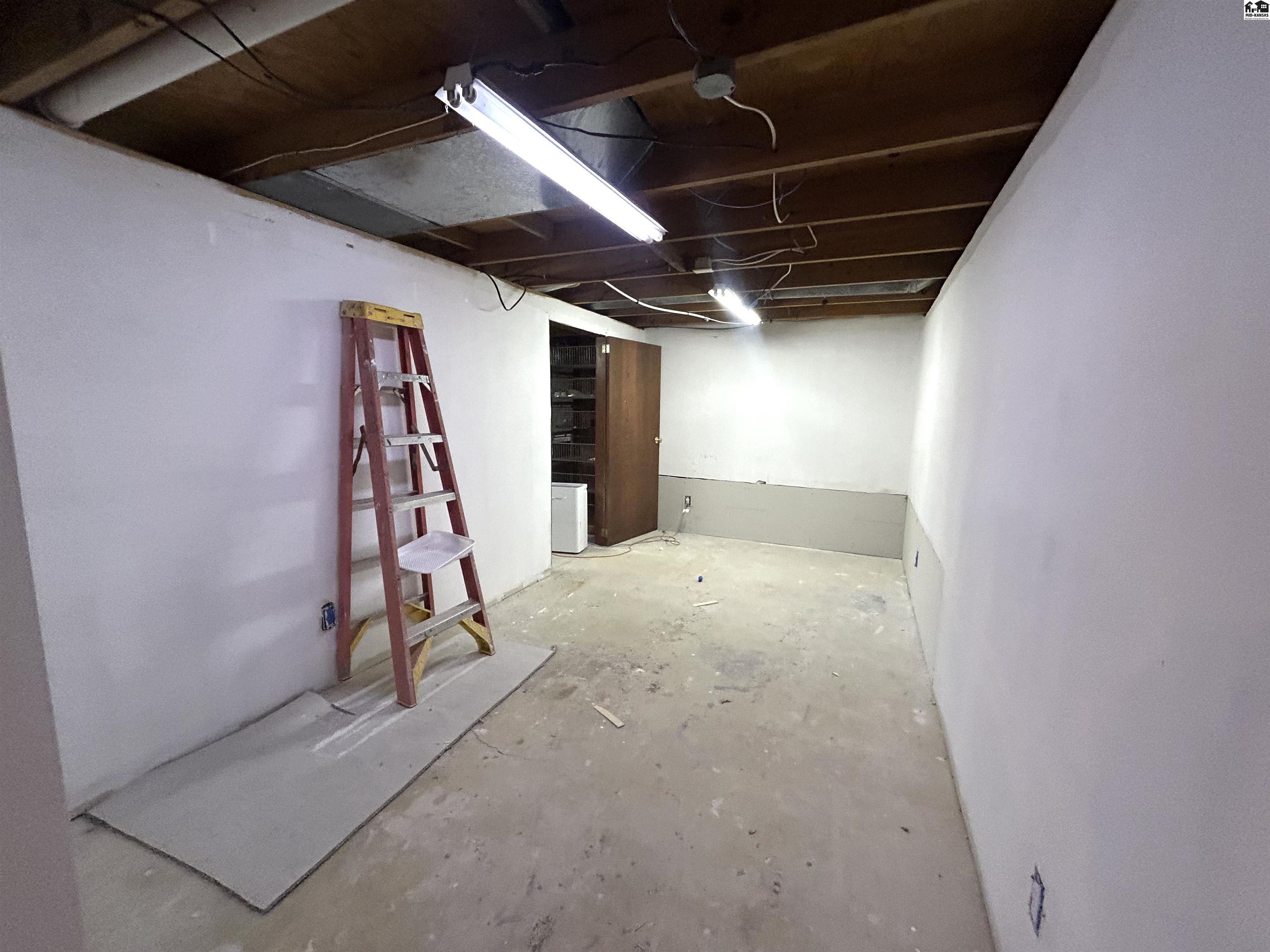 3507 N Lakeview Road Hutchinson KS 67502